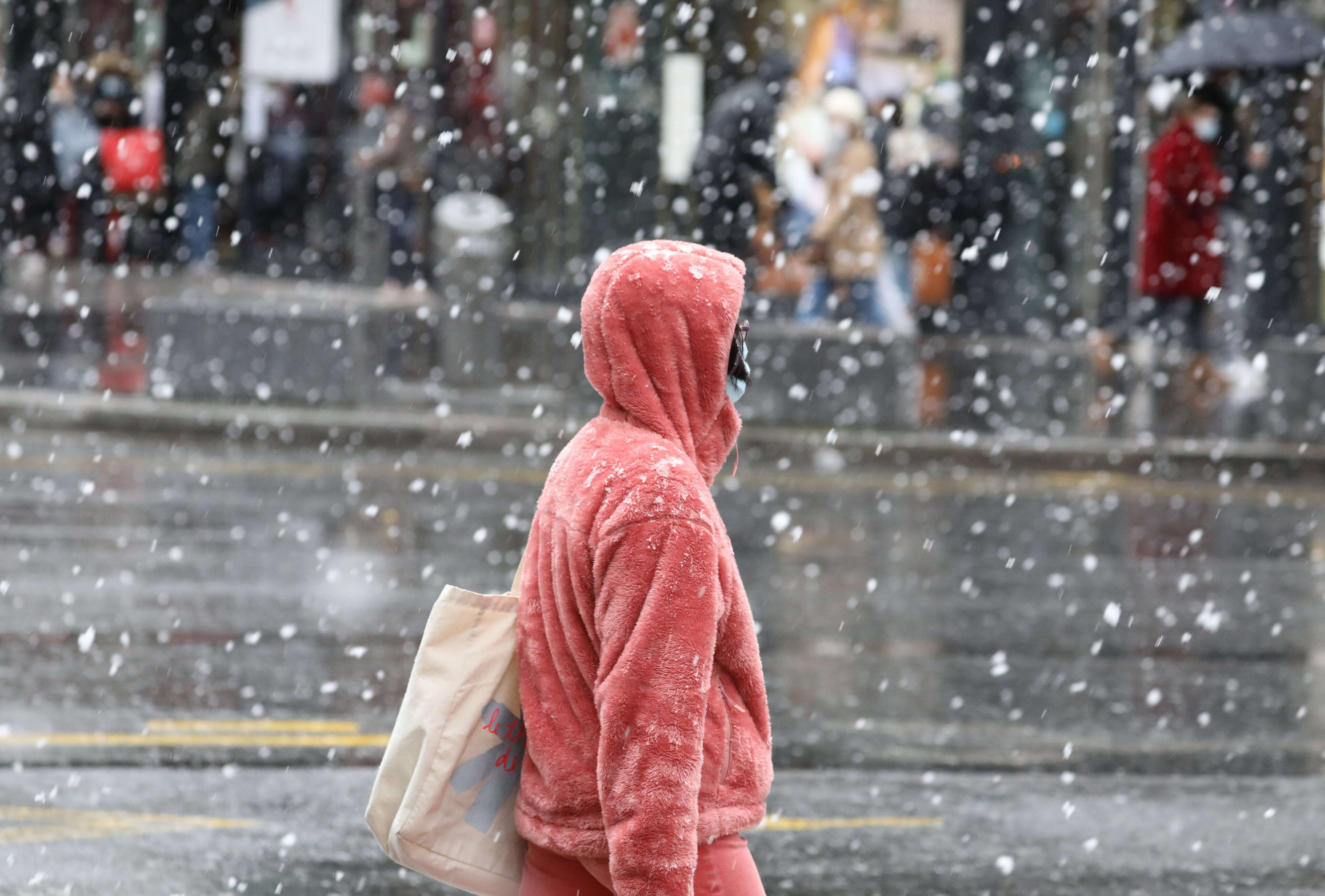 Neigera ? Neigera pas ? Pourquoi les prévisions météo divergent sur le temps à Paris jeudi