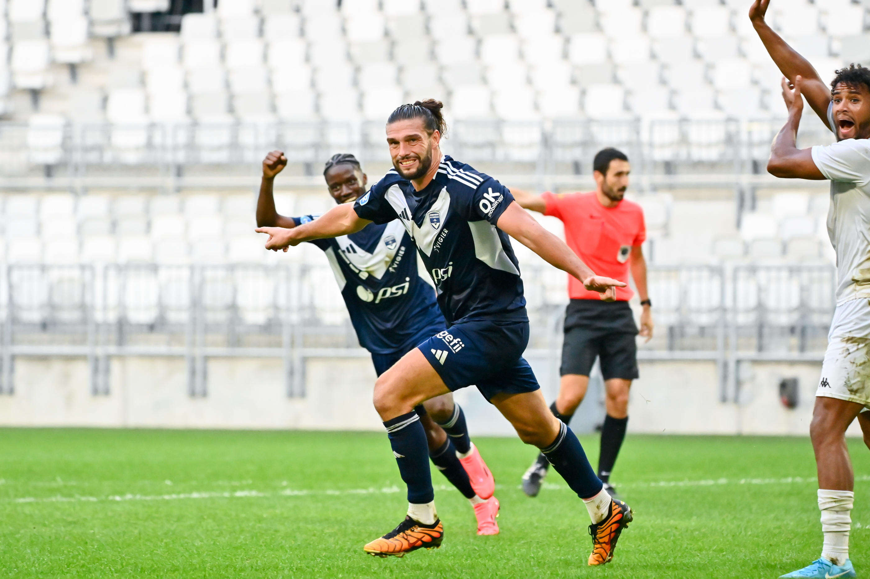 « Ça me coûte même de l’argent d’être aux Girondins » : Andy Carroll, le sauveur désintéressé de Bordeaux