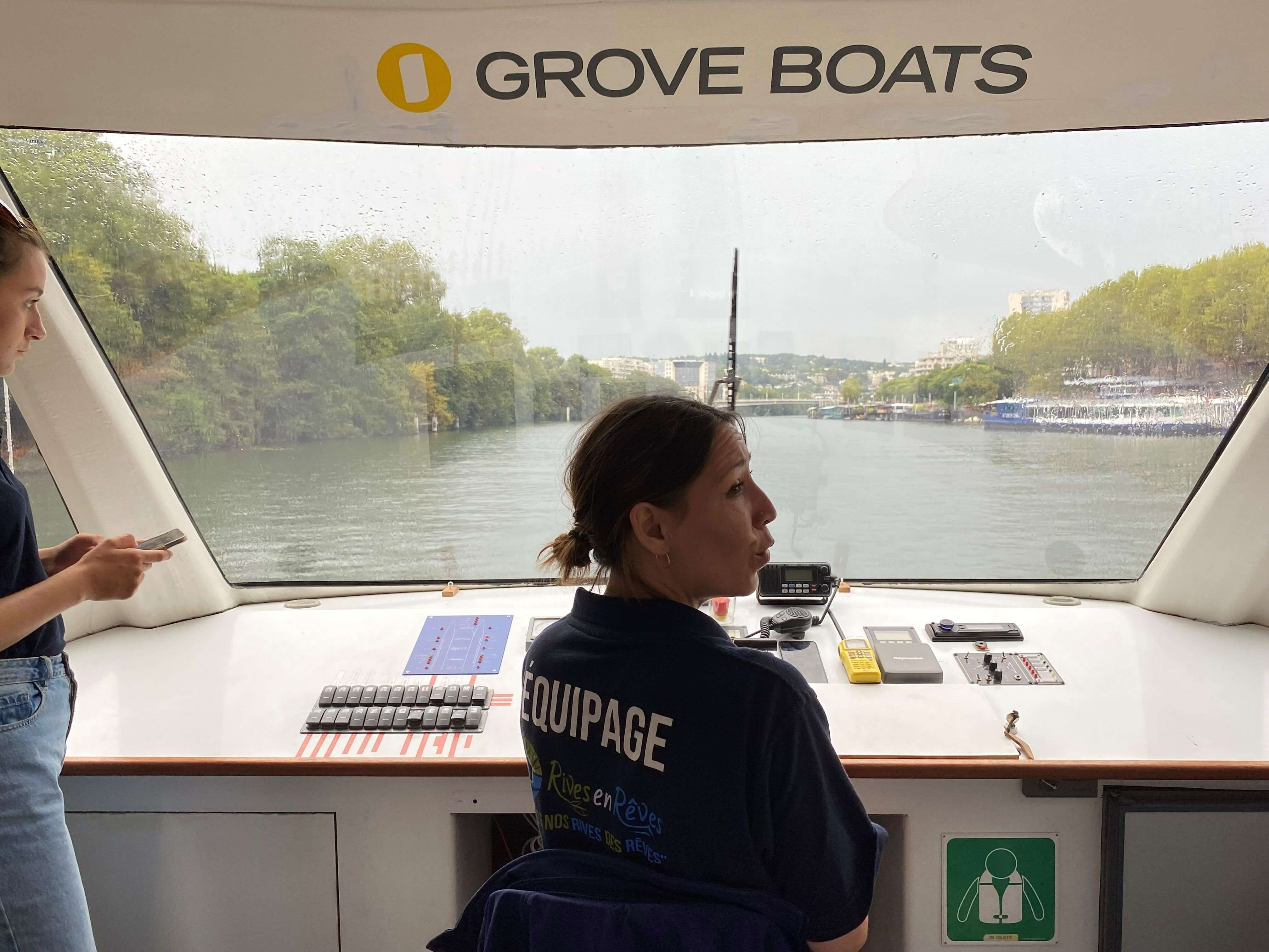 Hauts-de-Seine : en mode transport ou en mode tourisme, naviguez sur la Seine à bord d’un catamaran électrique