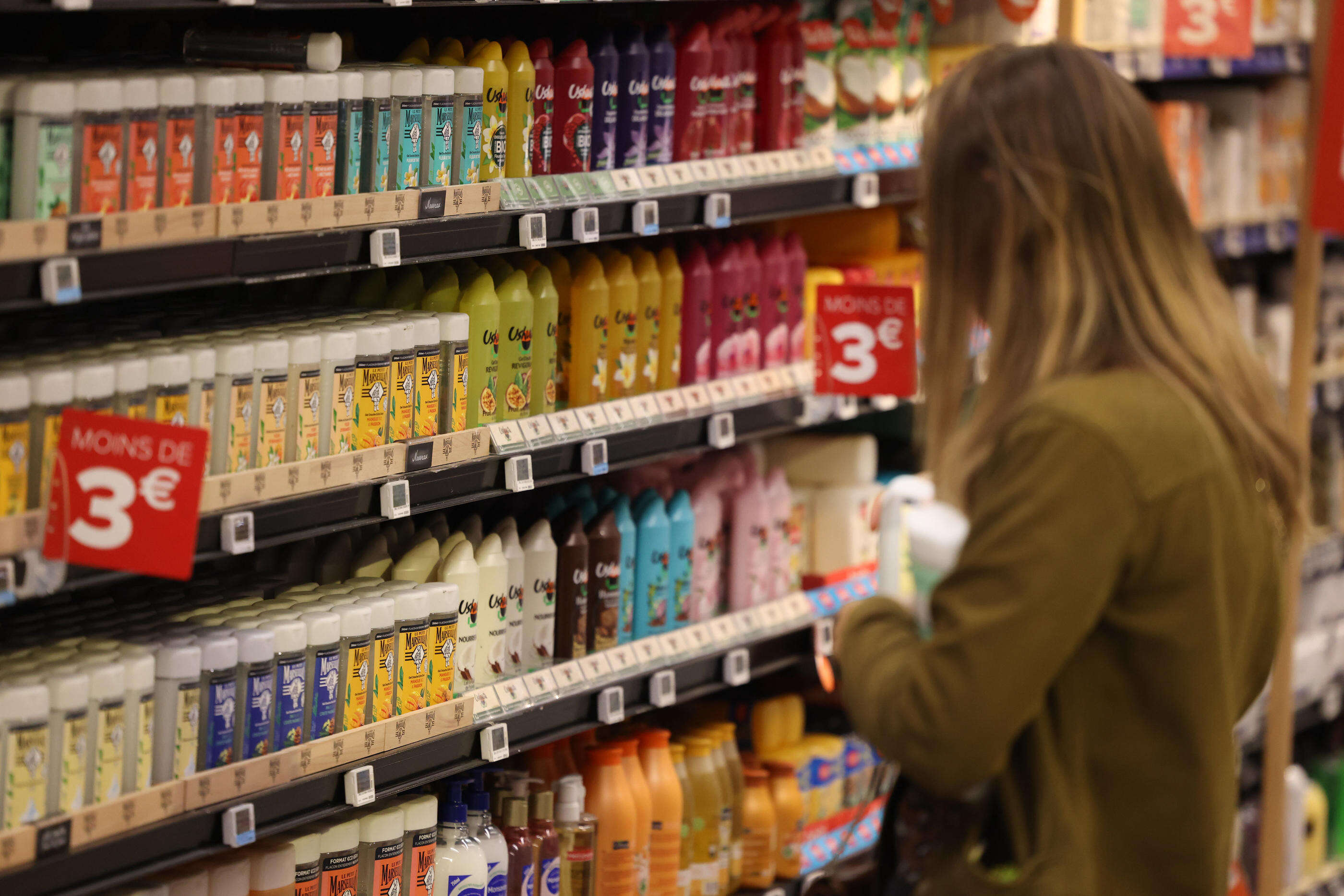 Fin des grosses promos, prix du tabac, ouverture des ventes à la SNCF… Tout ce qui change au 1er mars 2024