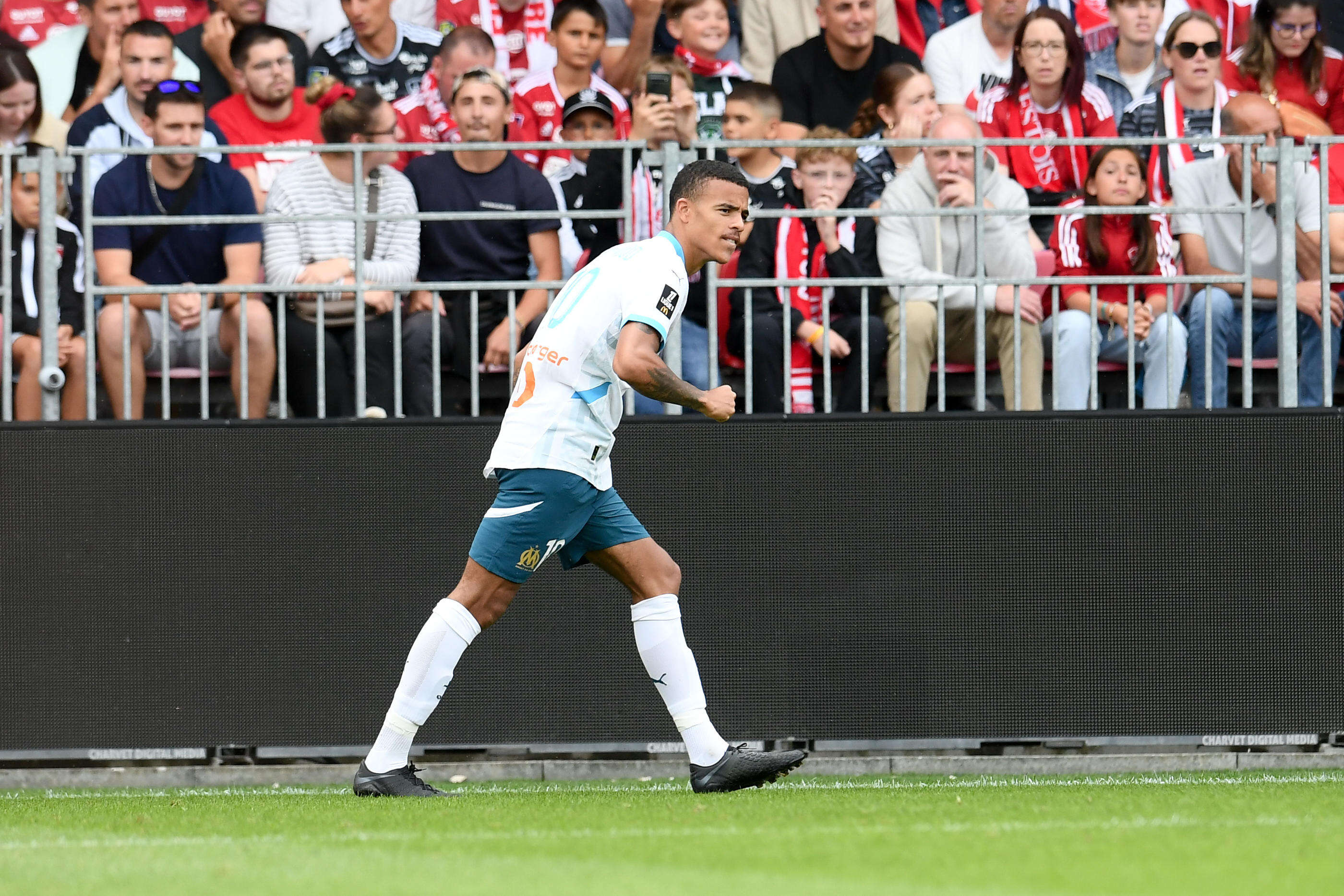 Brest-OM (1-5) : contesté depuis son arrivée, Mason Greenwood offre à Marseille un premier succès en L1