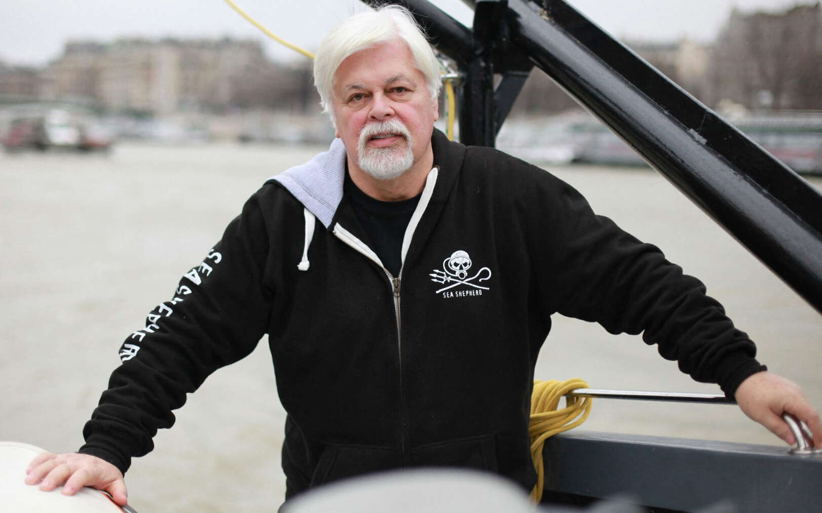 Paul Watson arrêté : comment le défenseur des baleines est devenu une icône écolo