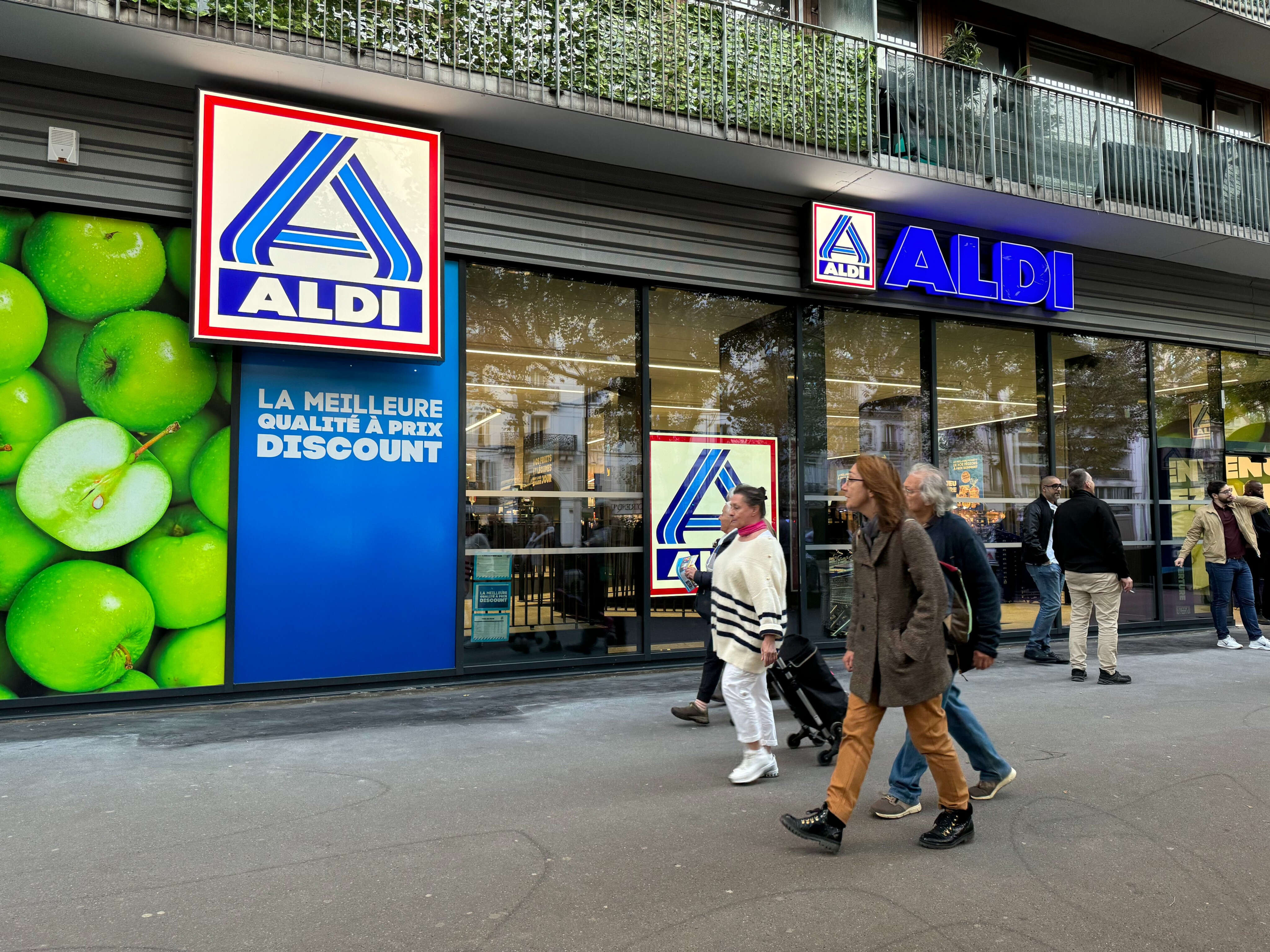 Aldi poursuit son expansion à Paris et ouvre deux nouveaux magasins, avec la promesse de prix attractifs