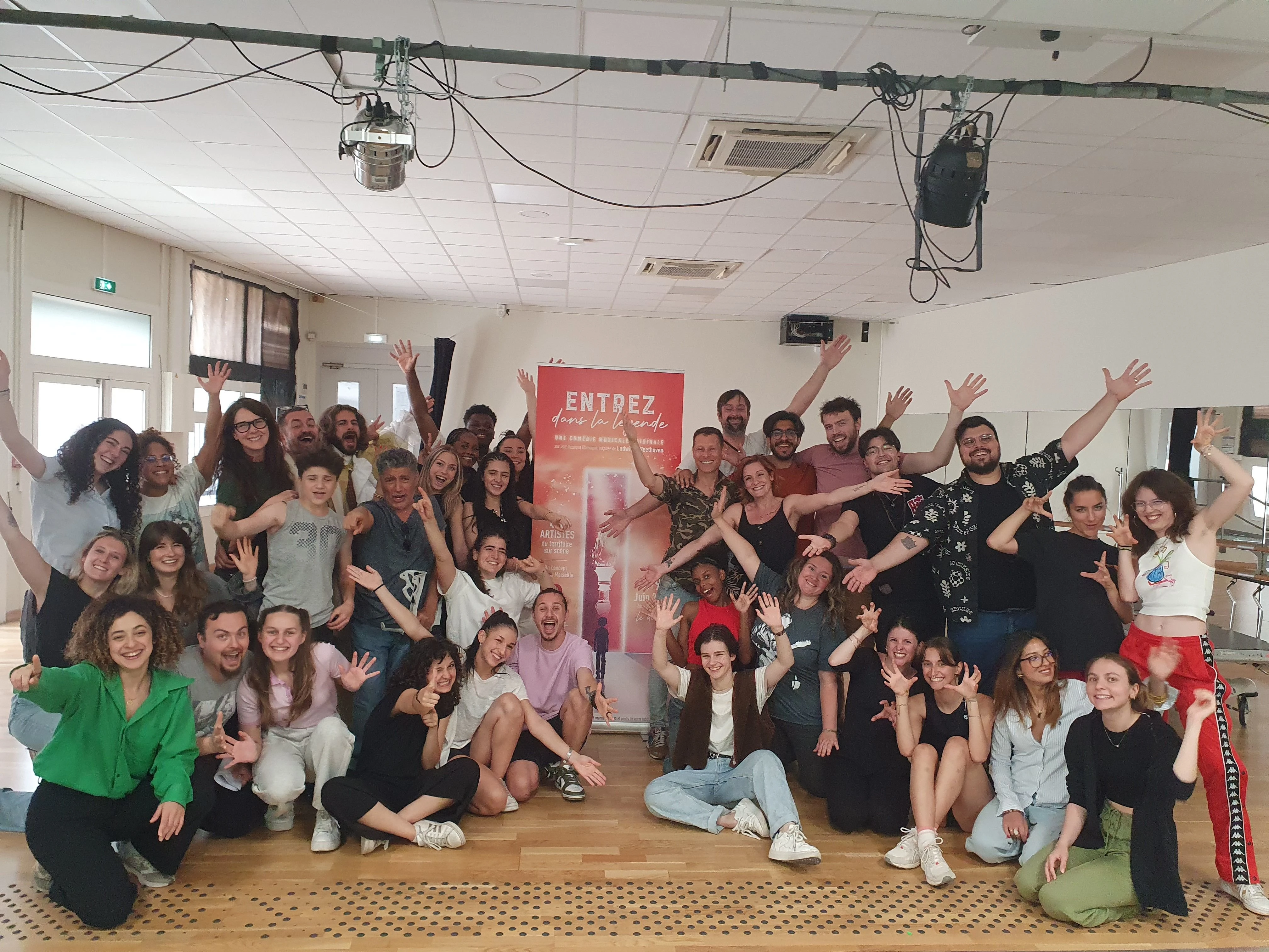 « Entrez dans la légende » : la comédie musicale qui rassemble 1 000 jeunes au Dôme de Marseille