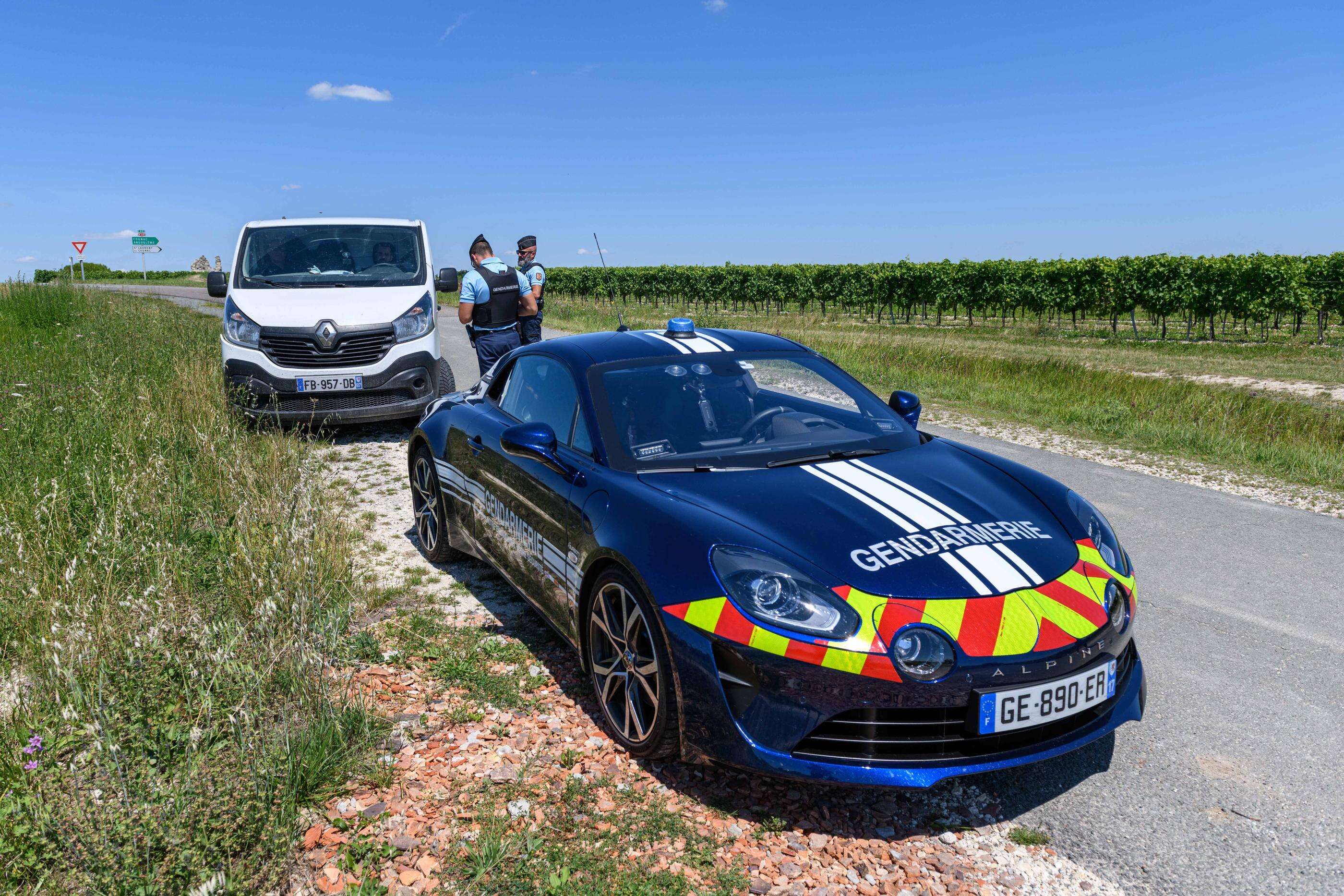 « Jusqu’à 180 km/h » : après 50 km de course-poursuite, le chauffard arrêté par l’Alpine des gendarmes sur l’A1