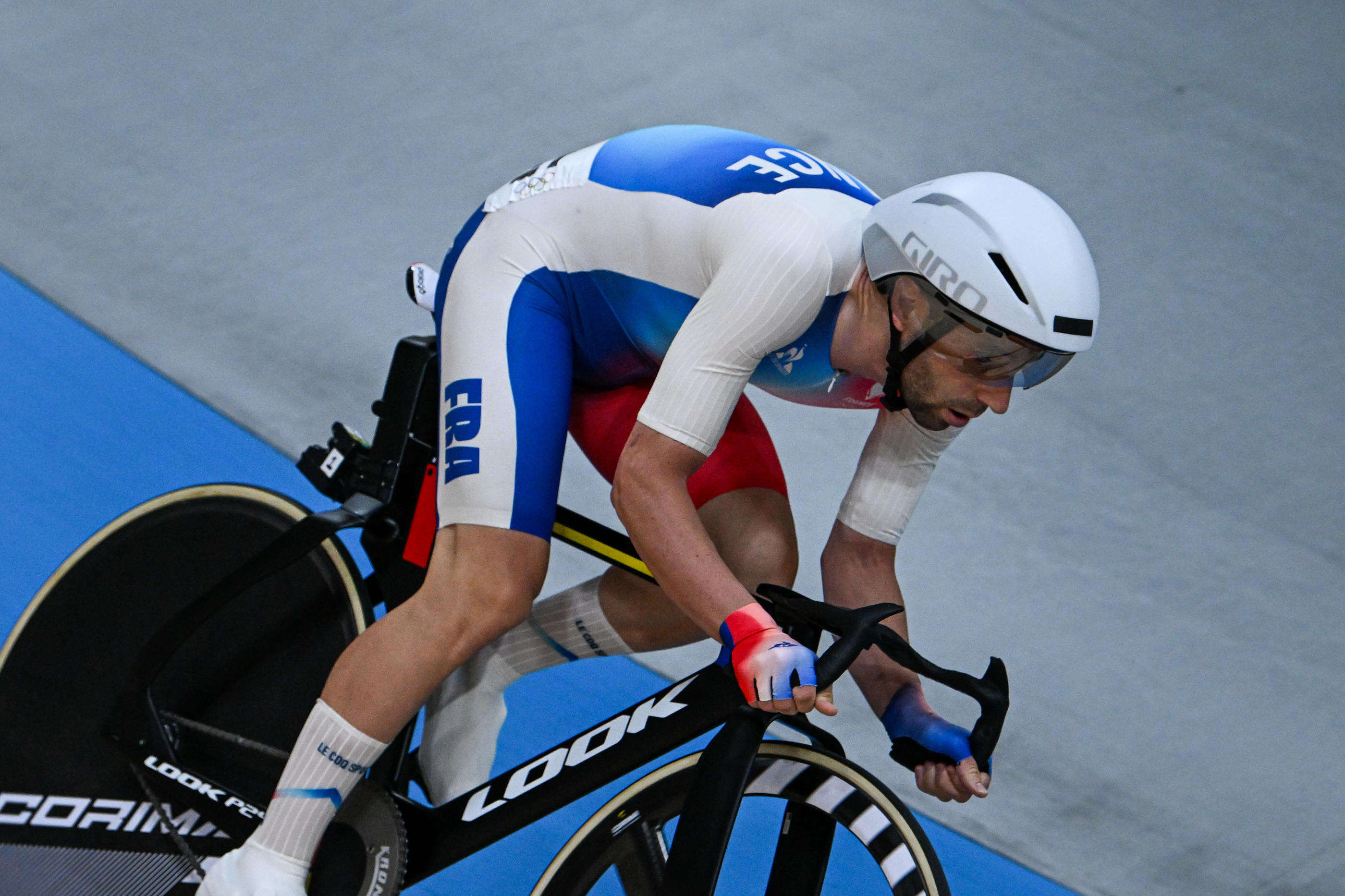 Cyclisme sur piste : Benjamin Thomas champion olympique de l’omnium malgré une chute en pleine course