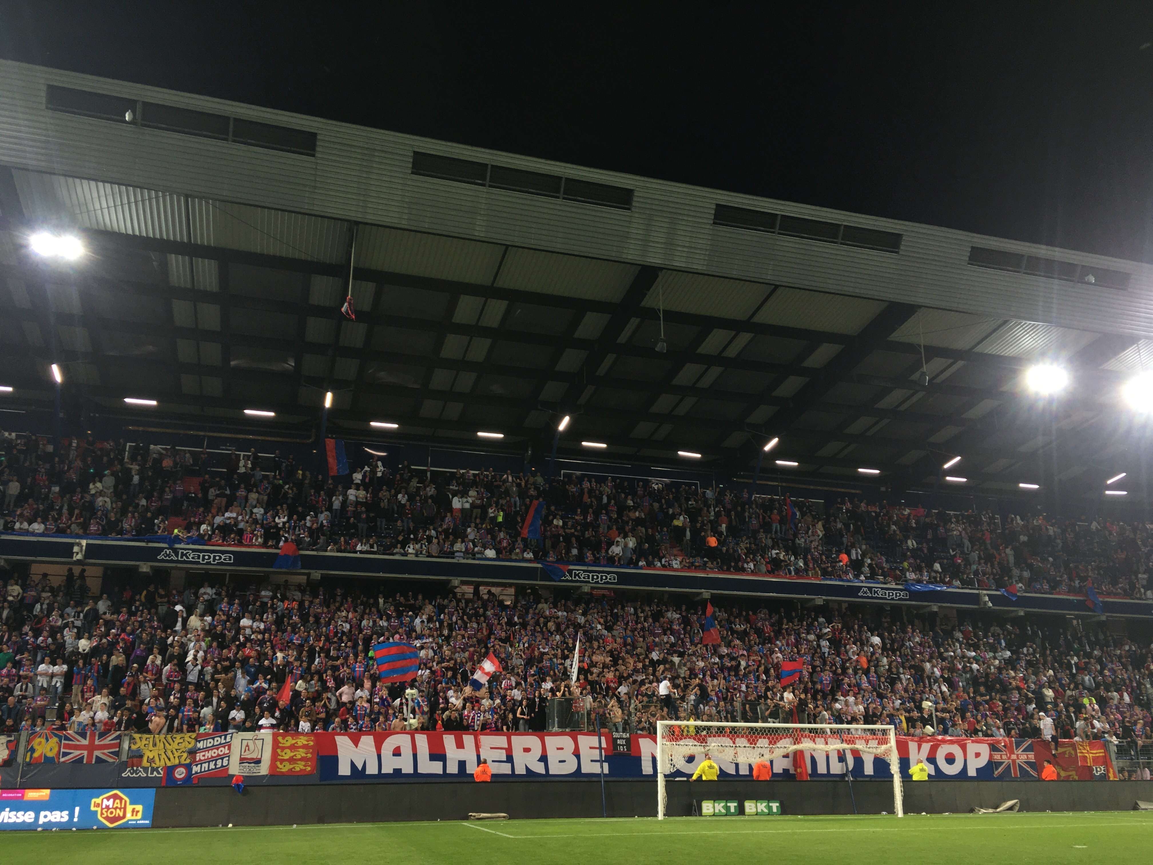 Au Stade Malherbe comme dans les tribunes de Ligue 2, une rentrée silencieuse et gâchée par les matchs le vendredi soir