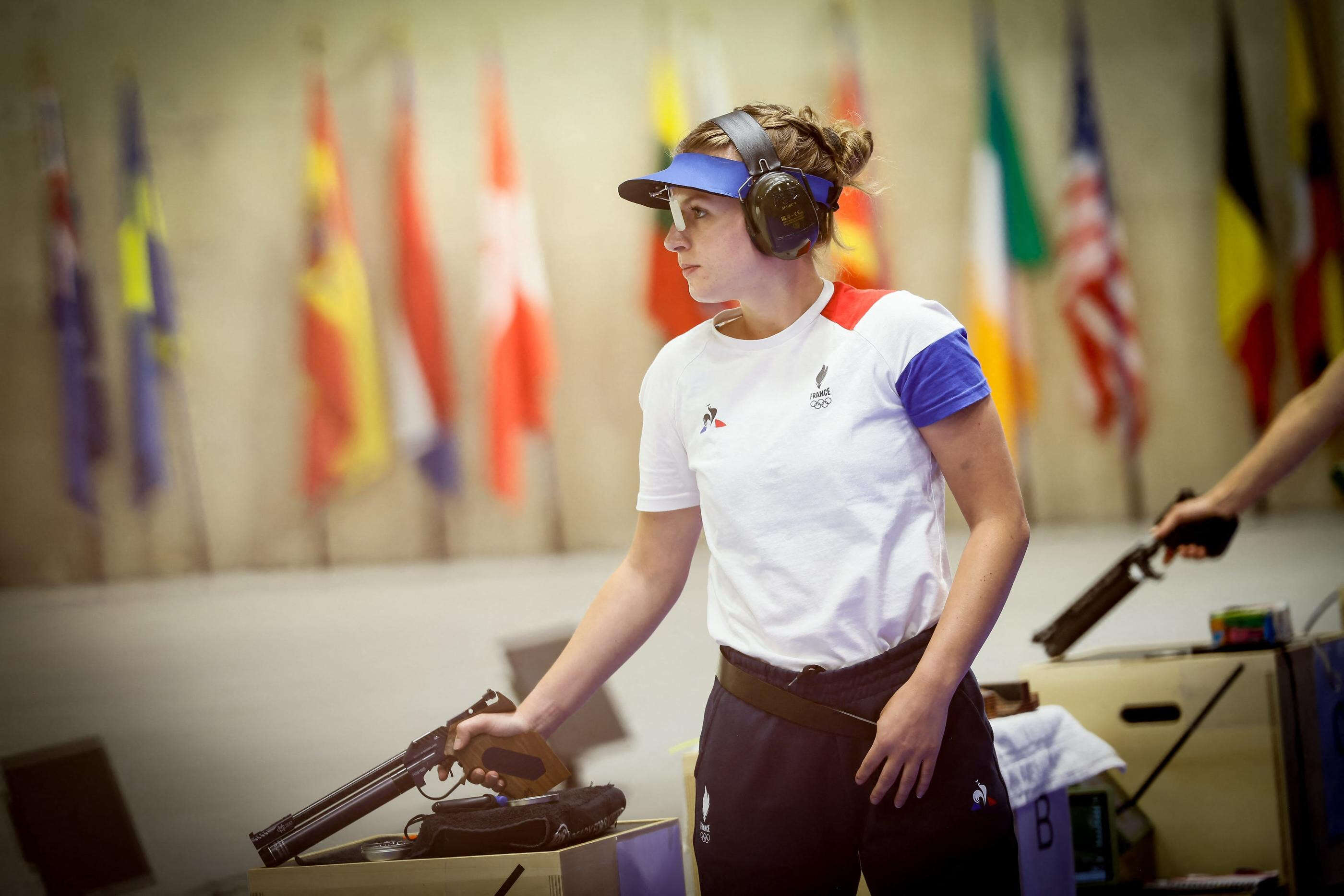 JO Paris 2024 : la Française Camille Jedrzejewski remporte l’étape de Coupe du monde de tir à 10 m à Baku