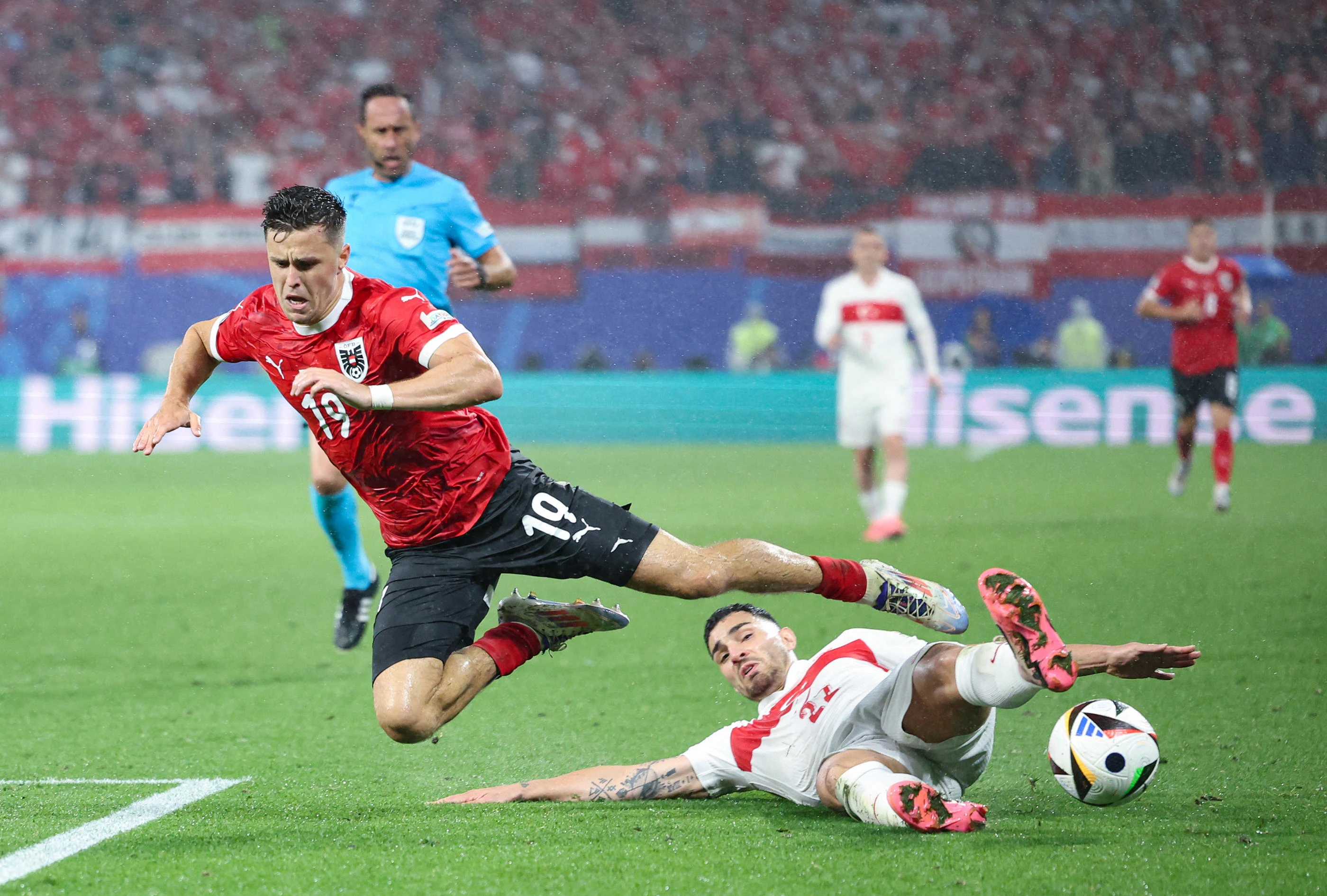 Audiences TV : l’Euro de football place TF 1 en tête