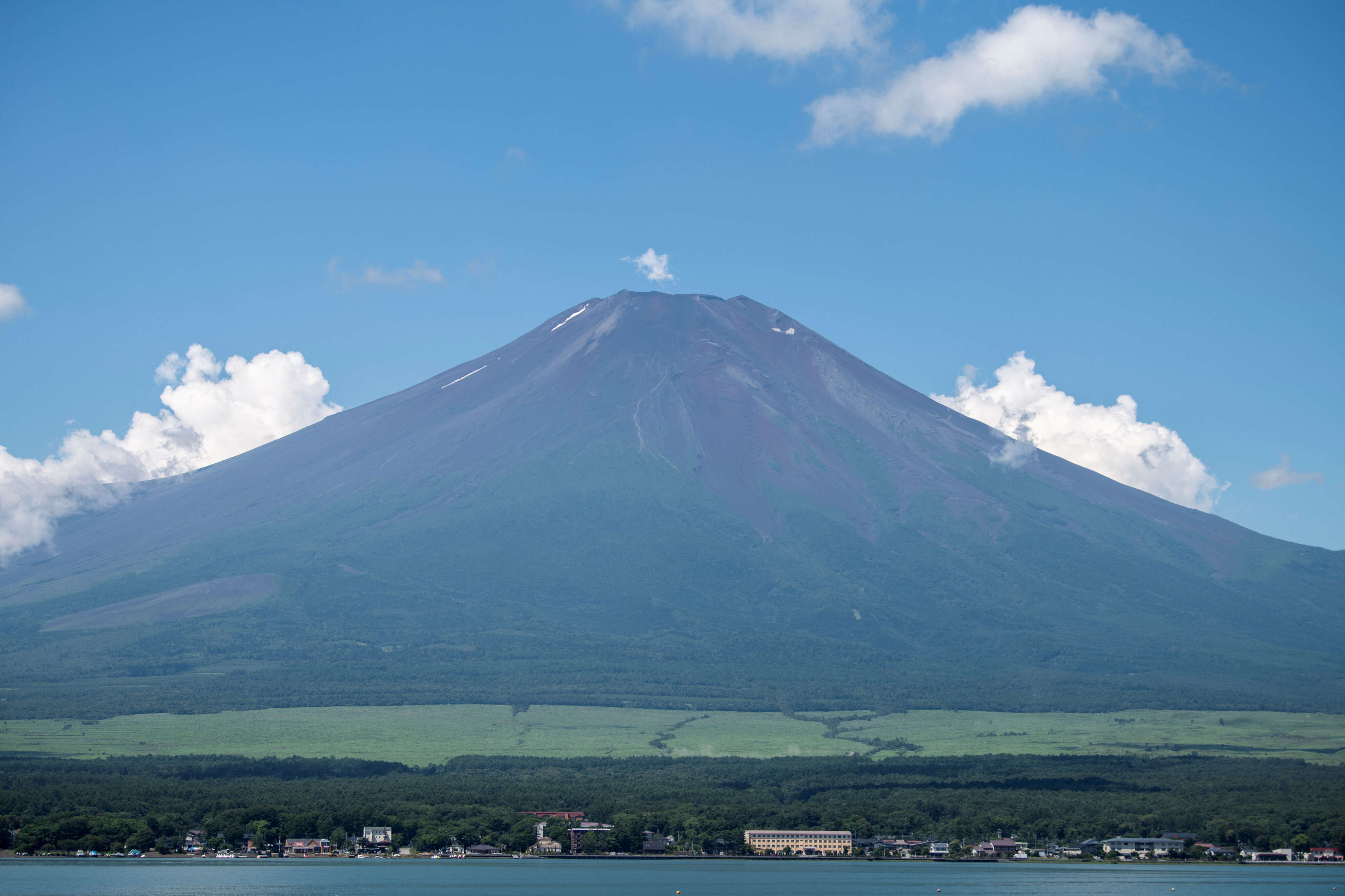 Japon : pour la première fois en 130 ans, il n’y a pas de neige sur le mont Fuji au mois d’octobre