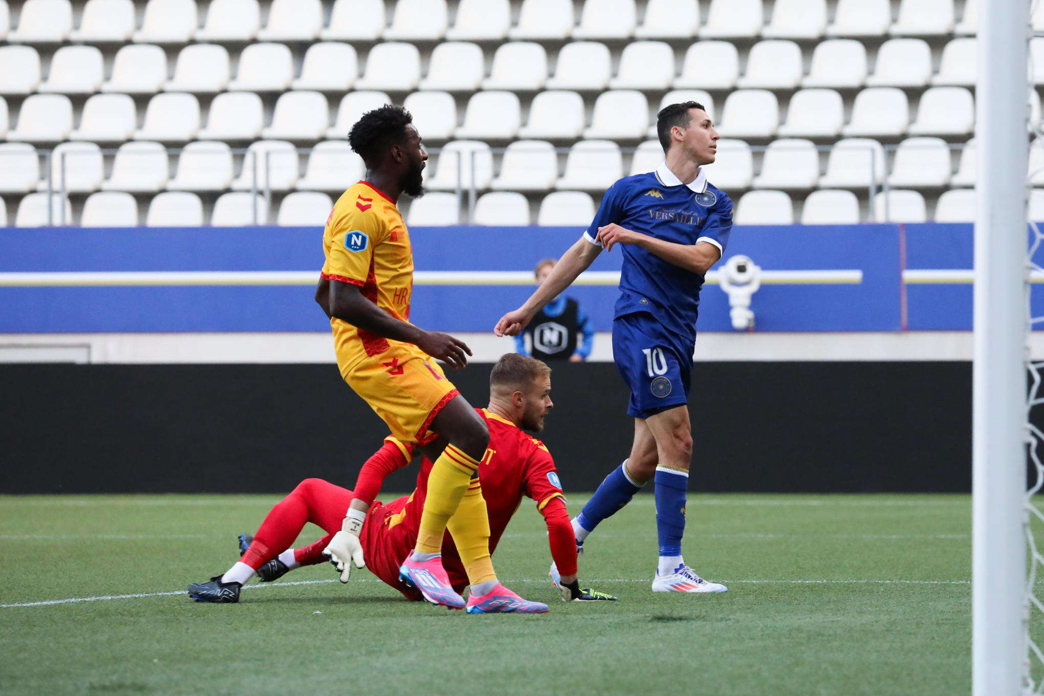 Versailles-Orléans (1-3) : deux cartons rouges, première défaite… Coup dur pour les Versaillais