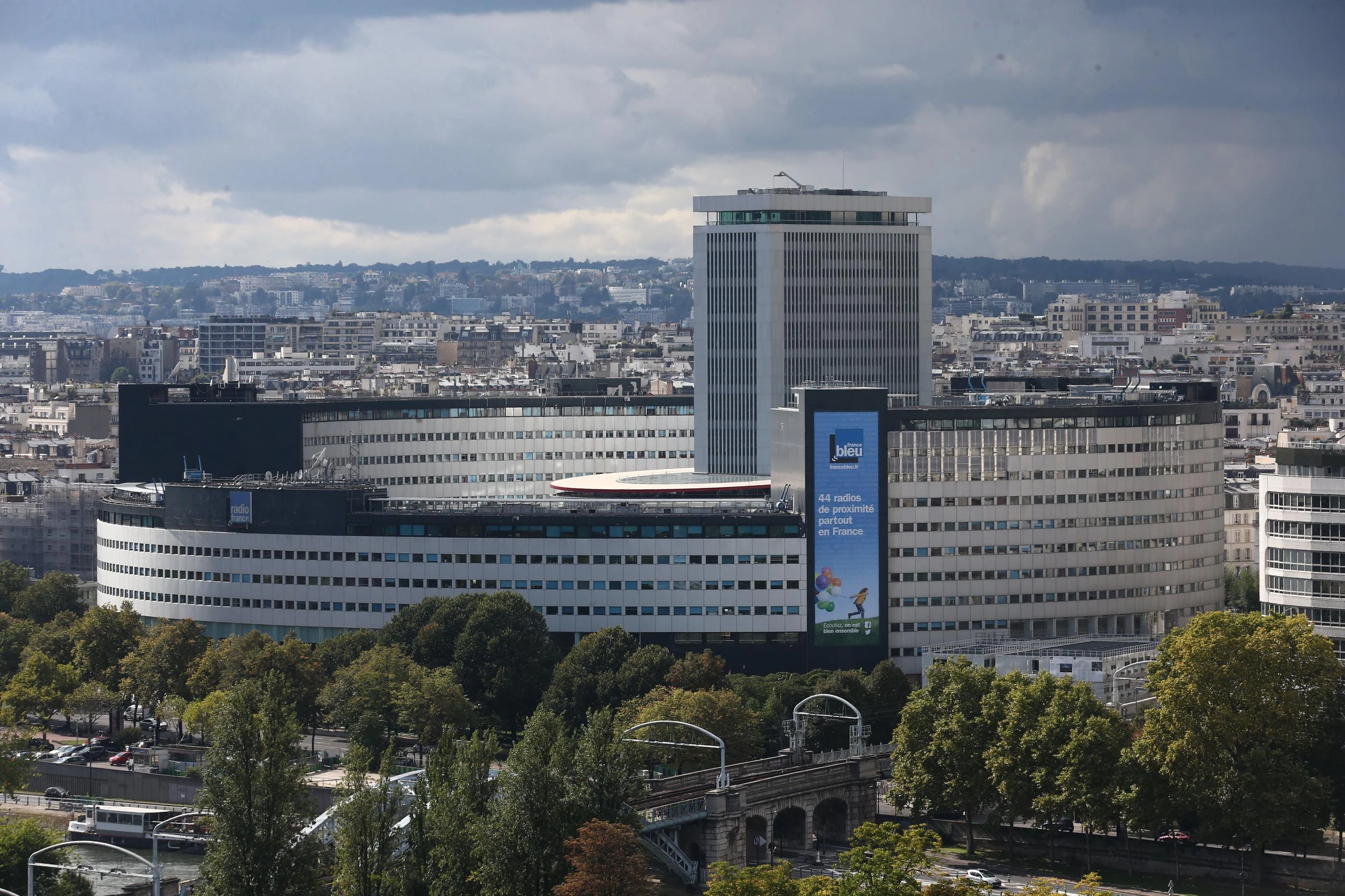 Radio France : les syndicats lancent un appel à la mobilisation contre « toute forme de fusion » avec France Télévisions