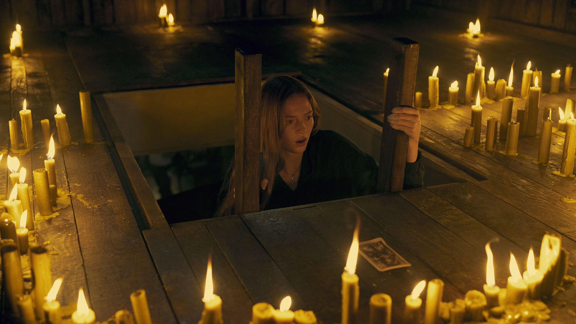 « Les Cartes du mal » au cinéma : un tarot divinatoire antique aux prophéties infernales