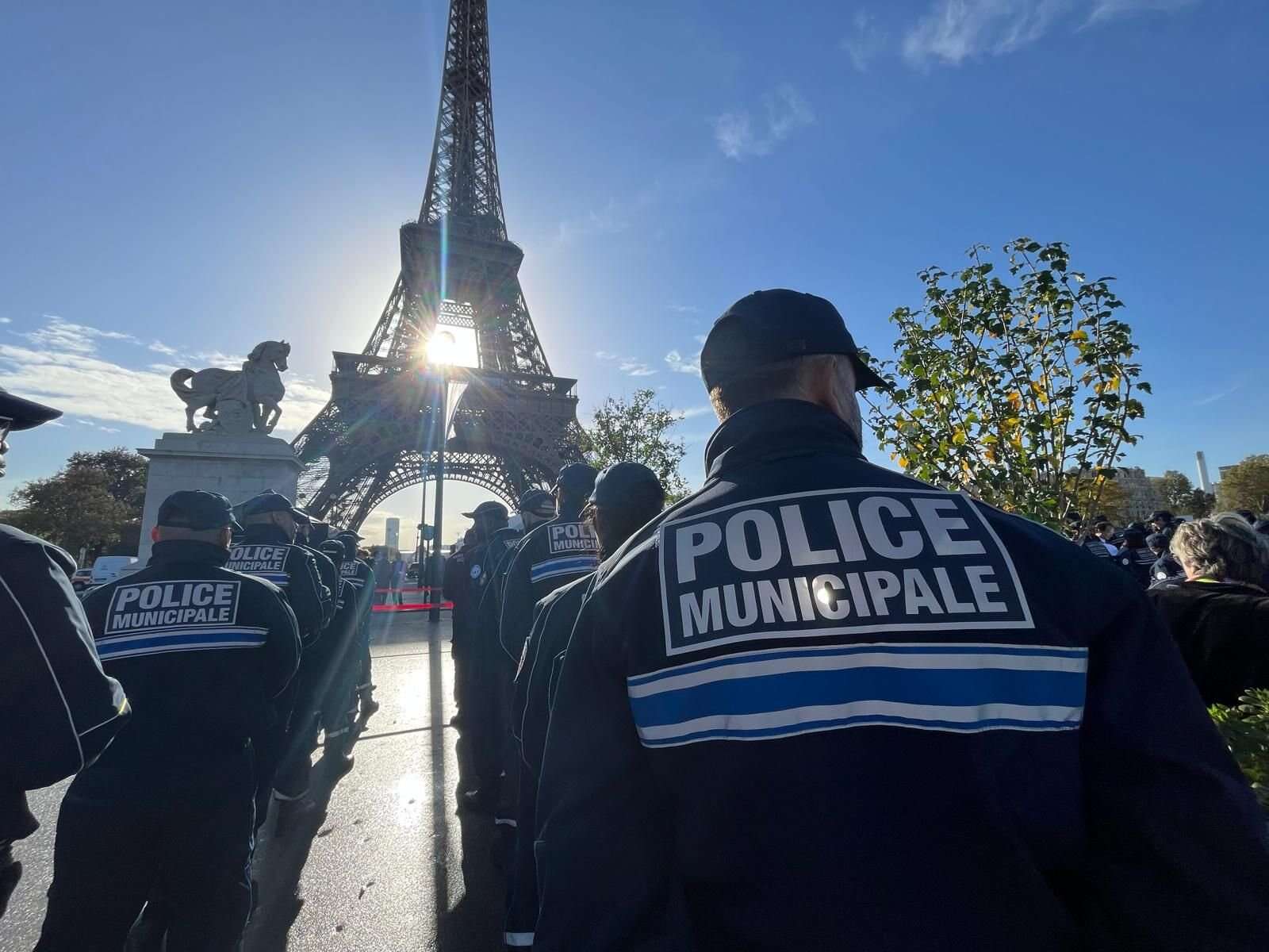 « Vous rassurez les Parisiens » : Anne Hidalgo célèbre les trois ans de sa police municipale