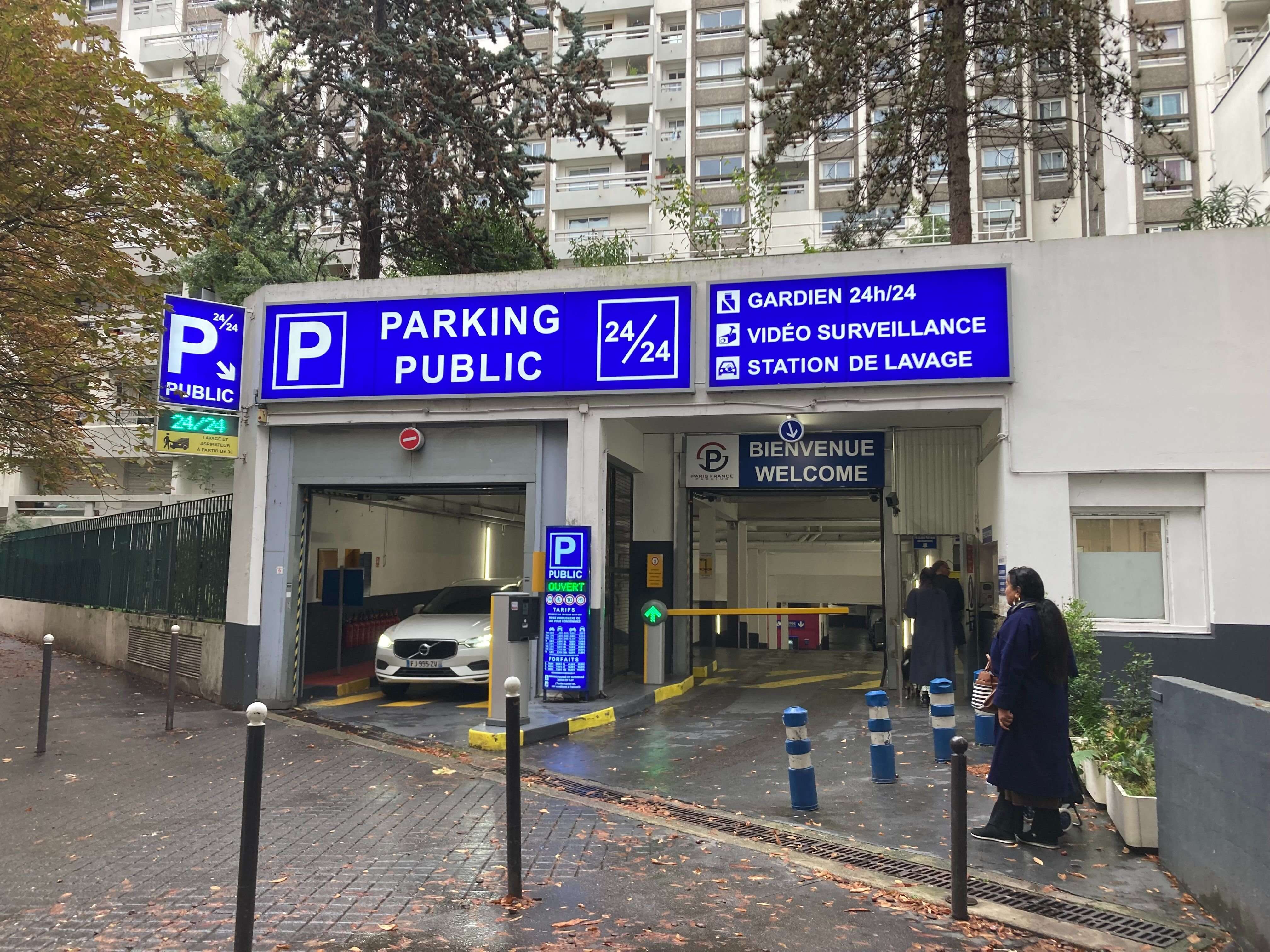 Paris : le gardien du parking public avait été blessé de sept coups de couteau