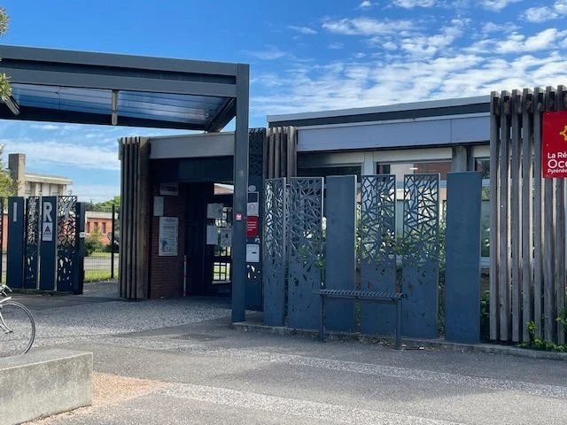 « Heureusement qu’un élève s’est interposé » : émotion au lycée Urbain de Toulouse après l’agression au couteau d’une jeune fille