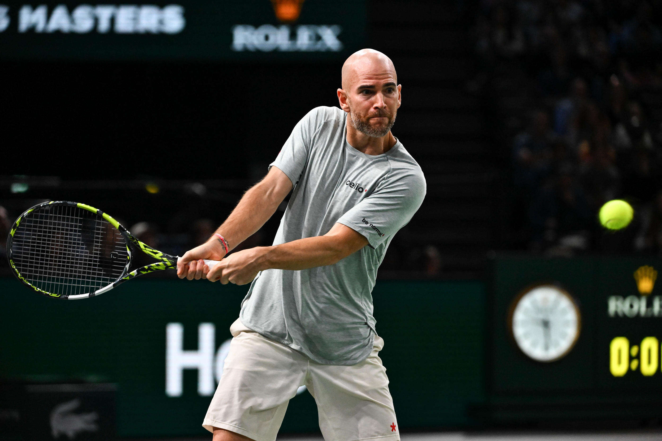 Rolex Paris Masters : l’exploit d’Adrian Mannarino, qui fait tomber Tommy Paul au premier tour