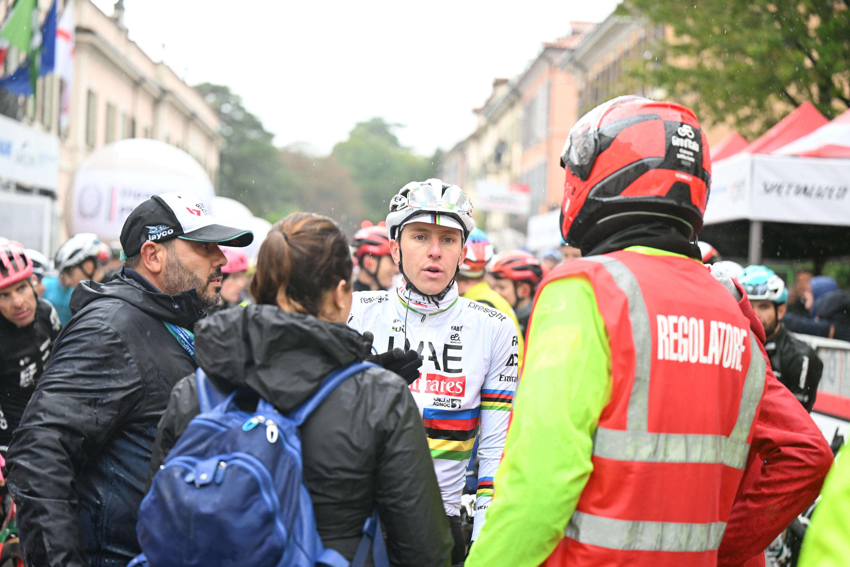 Cyclisme : Pogacar et le peloton s’arrêtent à cause du mauvais temps, les Trois vallées varésines annulées