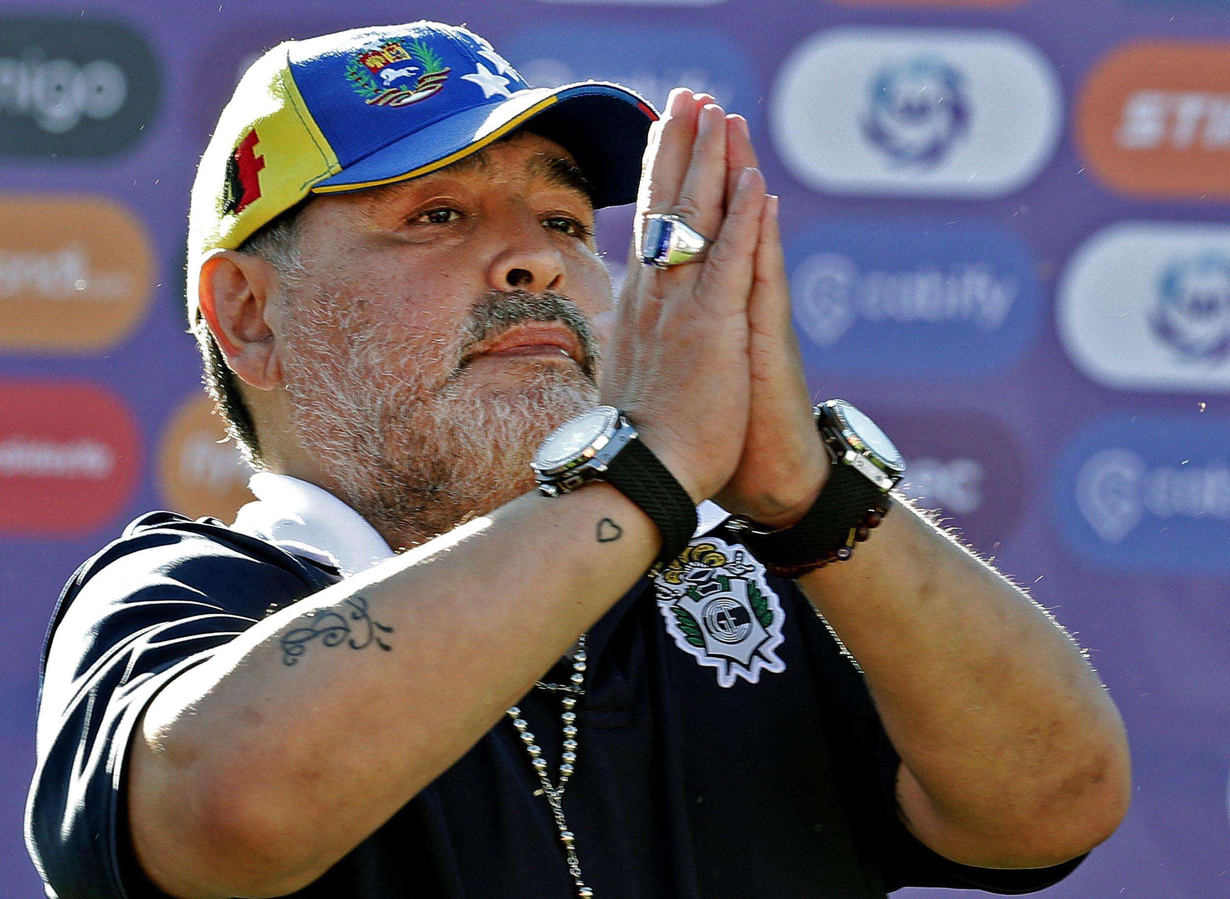 Mort de Diego Maradona : le procès de l’équipe médicale encore reporté à mars 2025