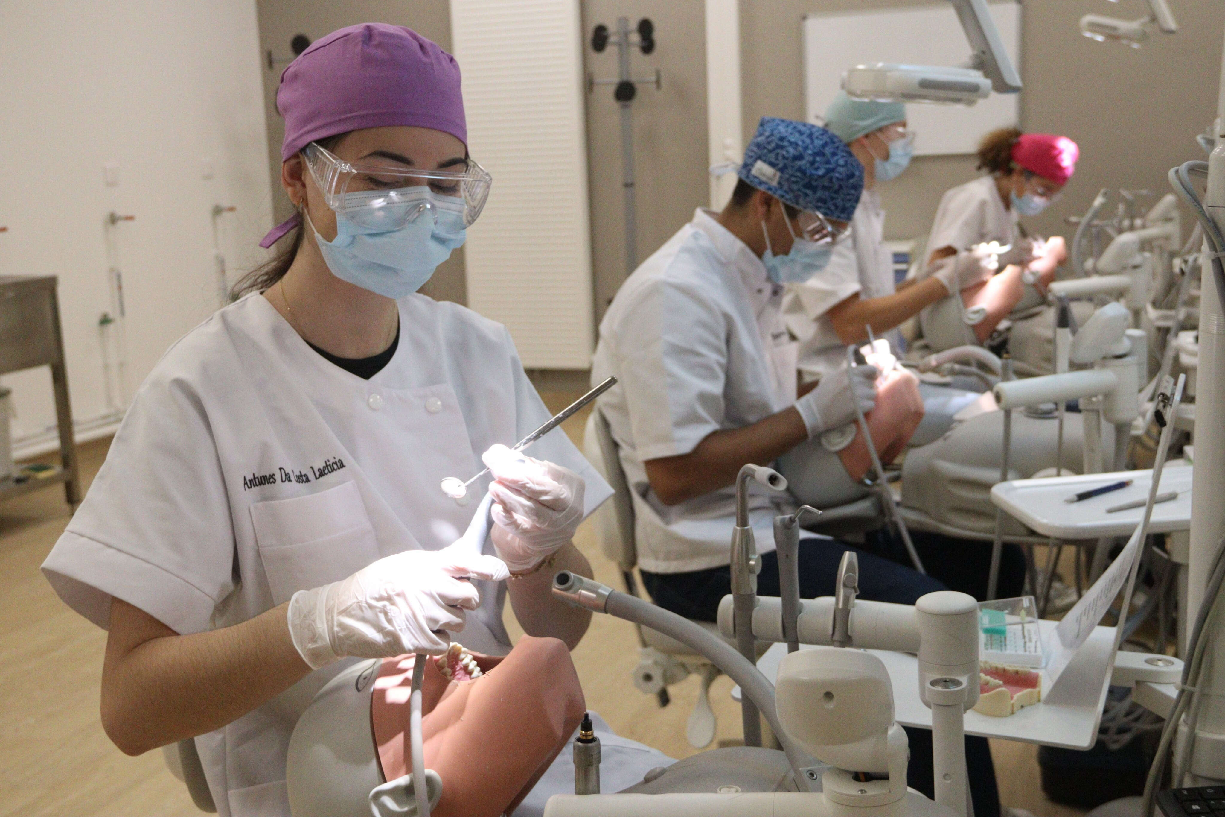 Le centre universitaire de soins dentaires flambant neuf de Caen mettra-t-il fin à la pénurie de dentistes en Normandie ?