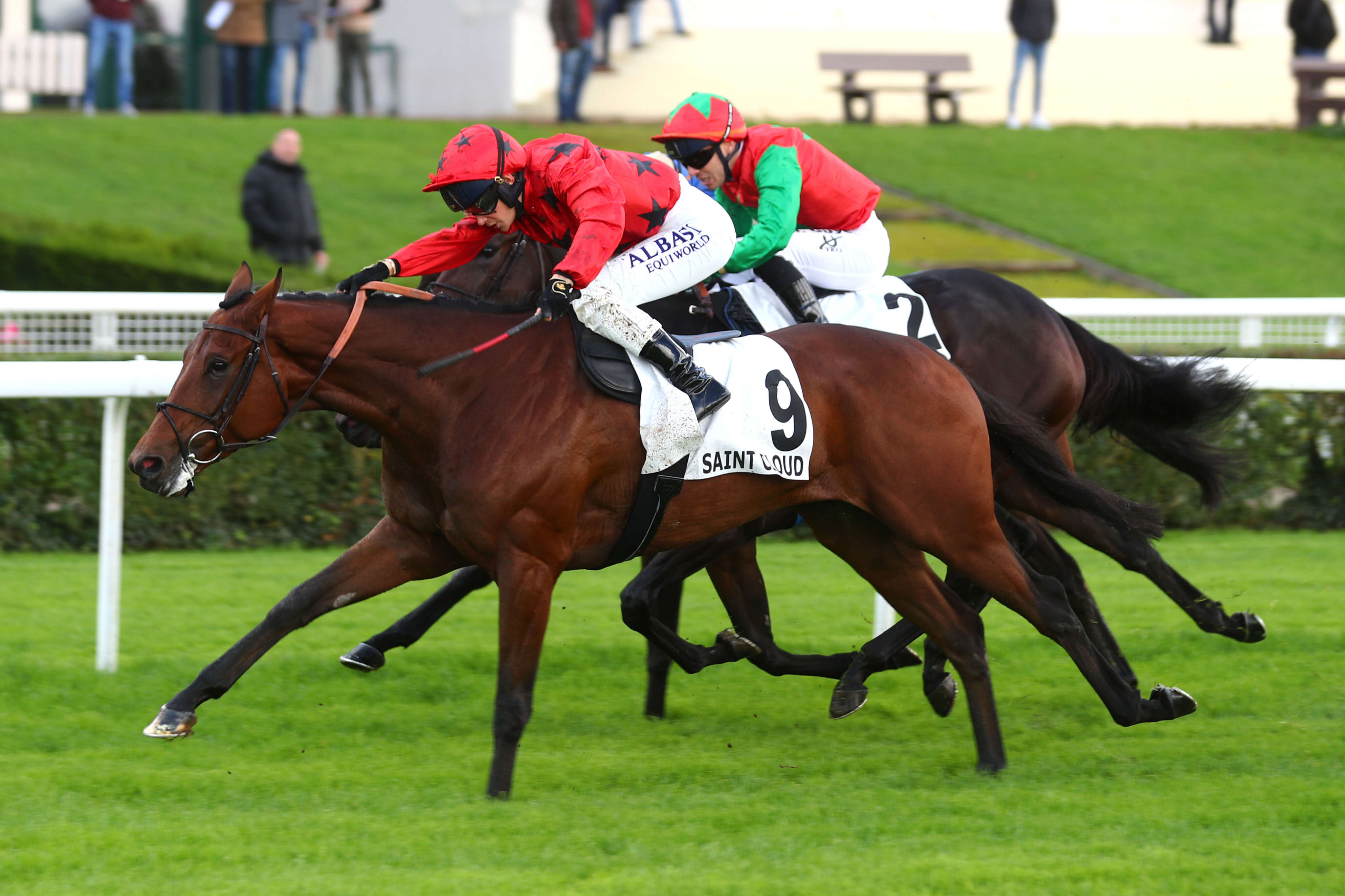 PMU - Arrivée du quinté du lundi 10 octobre à Saint-Cloud : Gilded Dragon sort ses griffes