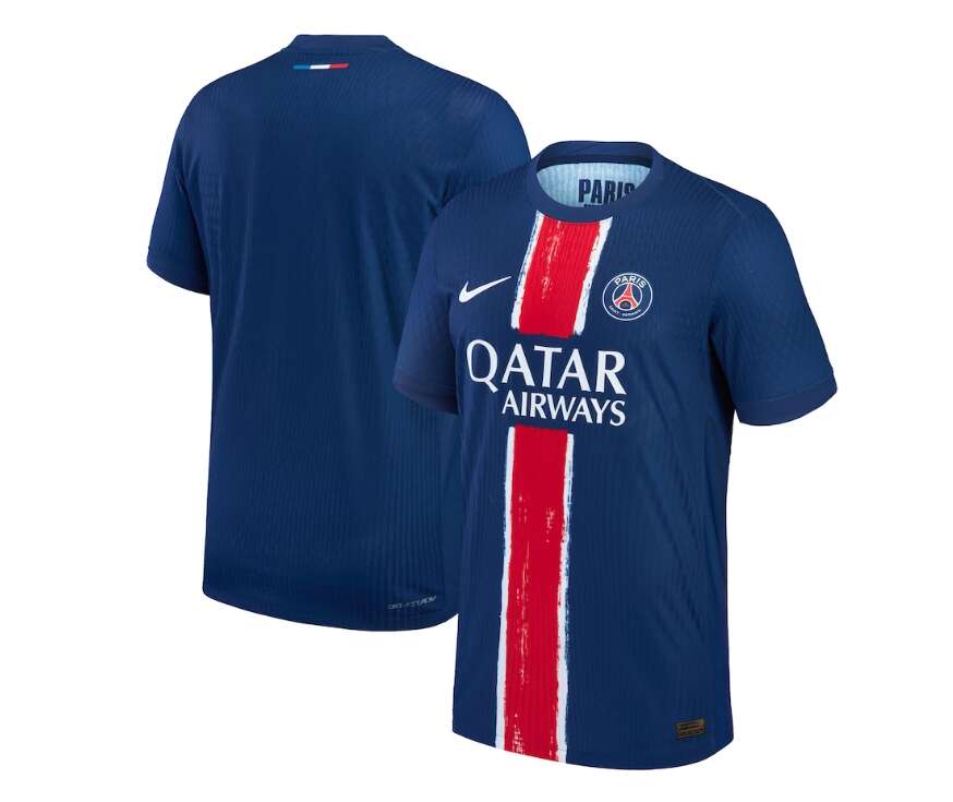 Le PSG dévoile son nouveau maillot que les joueurs porteront dimanche contre Toulouse