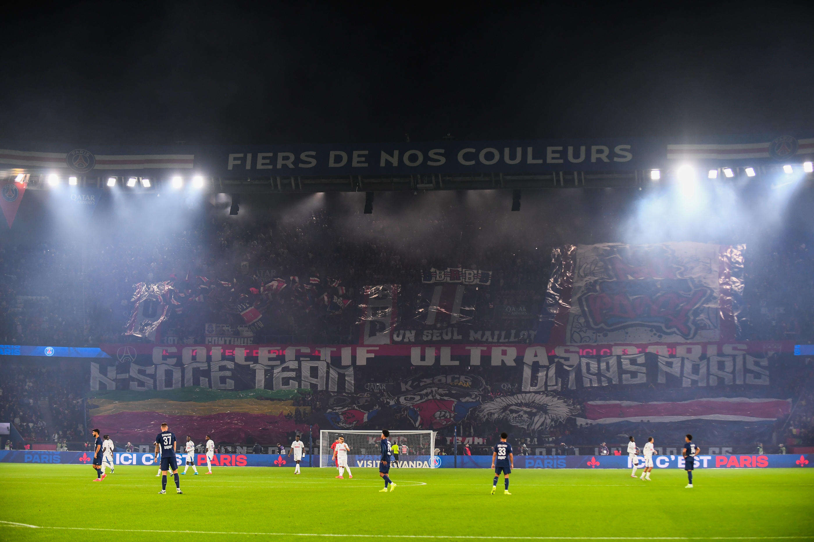 PSG-Strasbourg (3-1) : les annonces au micro du Parc n’arrêtent pas les chants homophobes en tribunes