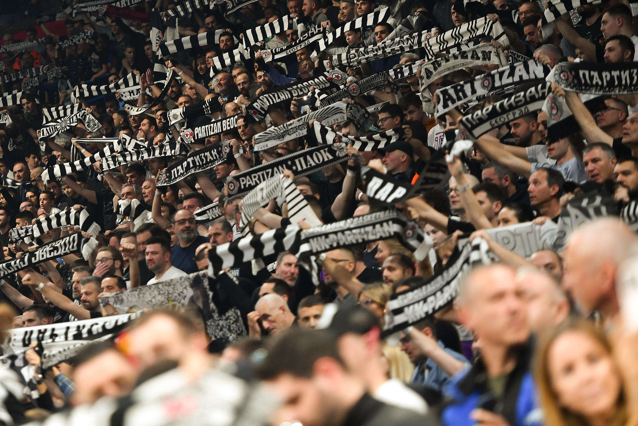 Forces de l’ordre, parcage : le Paris Basketball prépare la venue des bouillants fans du Partizan en Euroligue