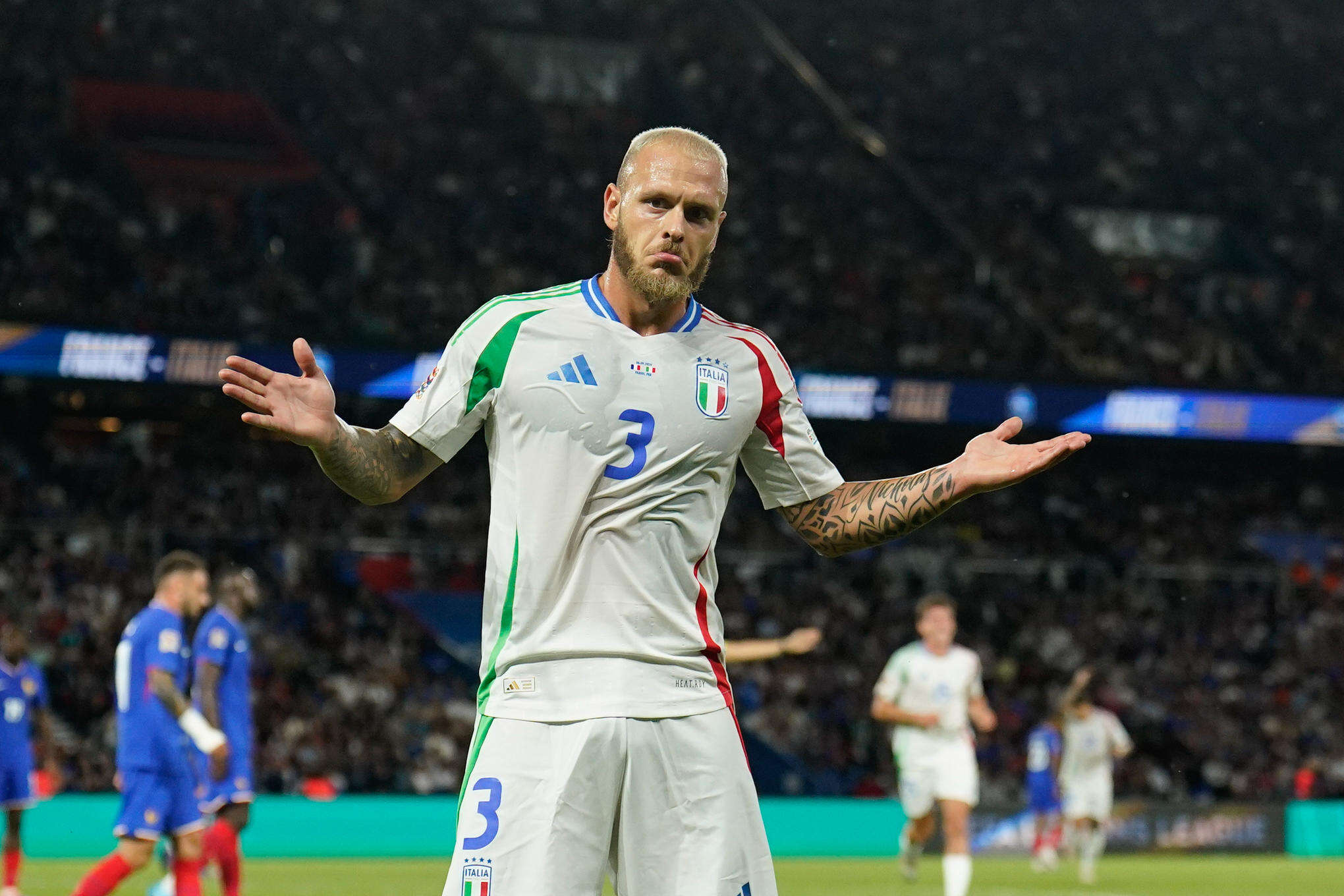 France-Italie : la vidéo de la superbe volée de Federico Dimarco qui permet aux Azzurri d’égaliser