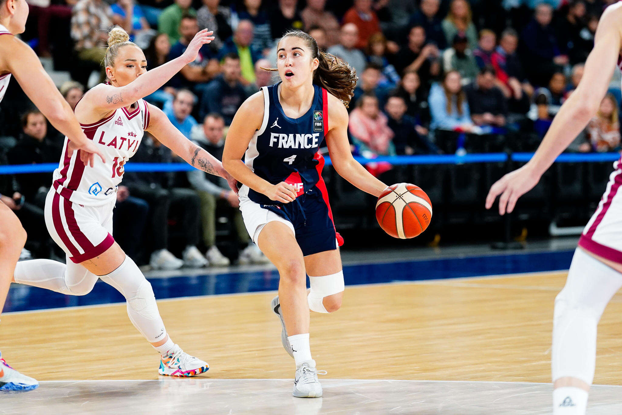 JO Paris 2024 : inquiétude pour la basketteuse des Bleues Marine Fauthoux, obligée de se faire opérer