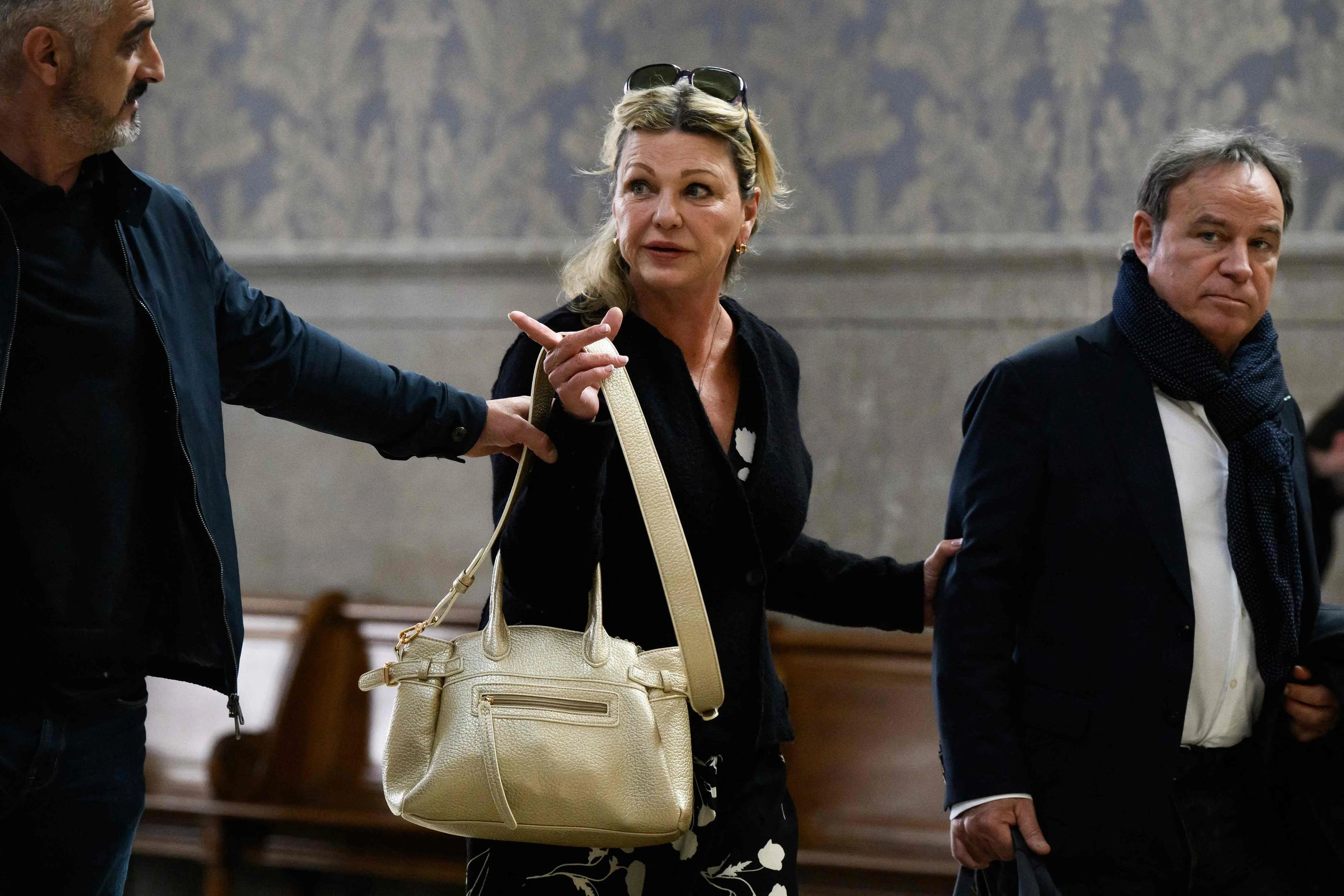 Victime d’un accident cardiaque, la chanteuse Jeane Manson va quitter l’hôpital de Lyon