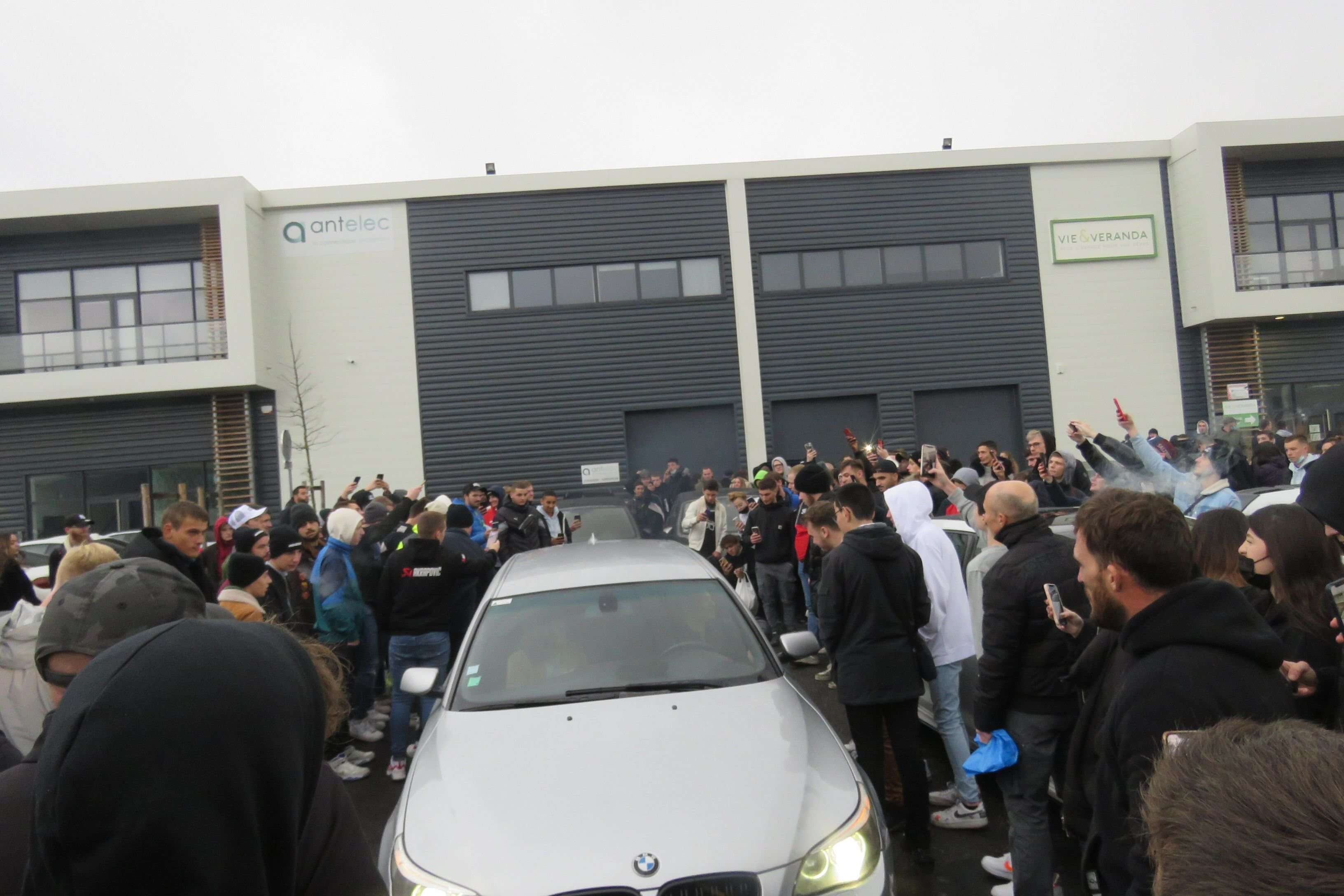 En Seine-et-Marne, les gendarmes évacuent 2 000 personnes d’un rassemblement tuning géant