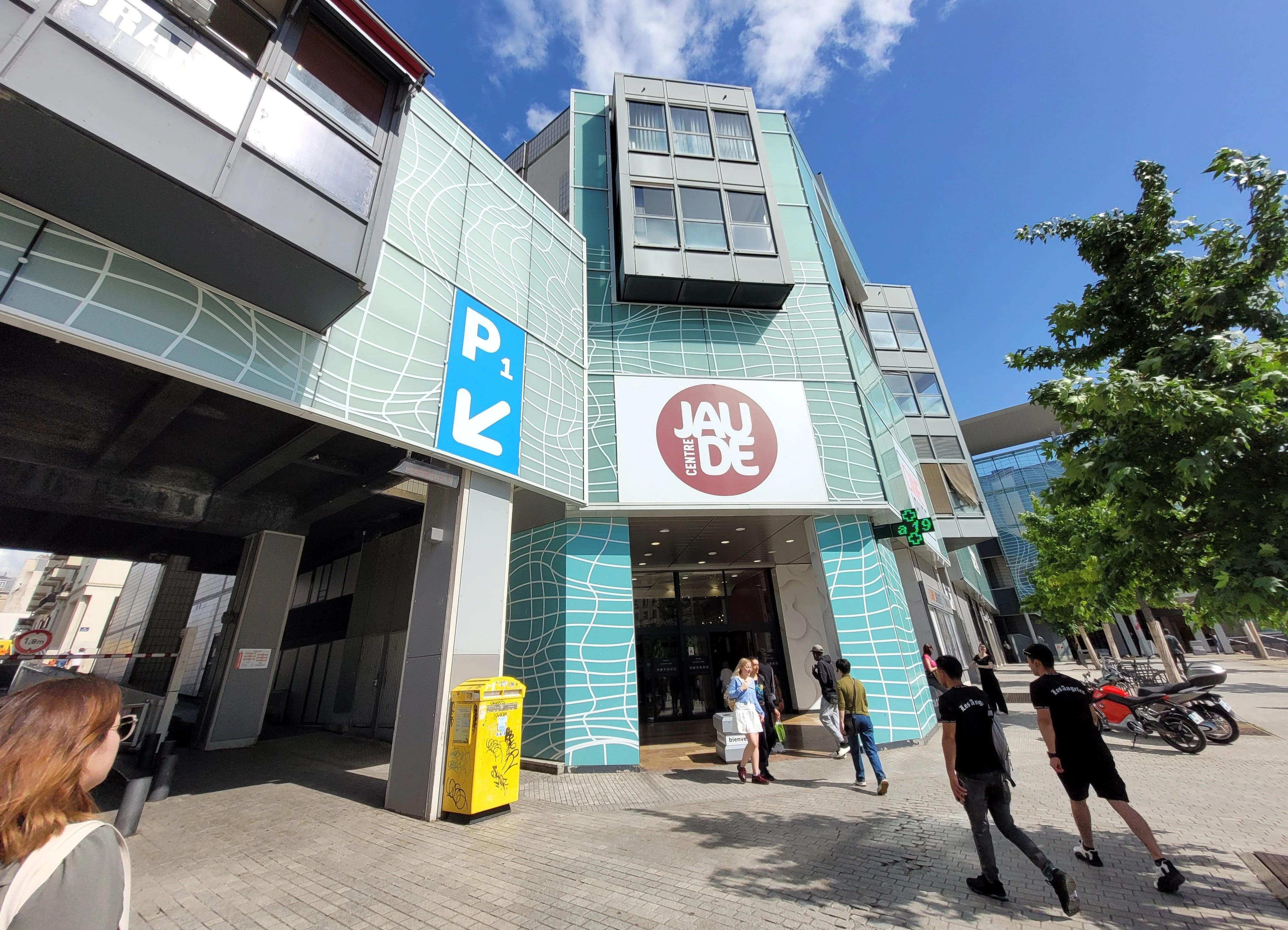 Clermont-Ferrand : le centre commercial de la place de Jaude est-il menacé ?