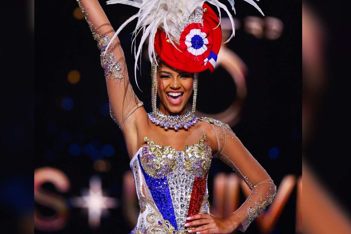 Miss Univers 2024 : Indira Ampiot dévoile un incroyable costume national en hommage au drapeau français