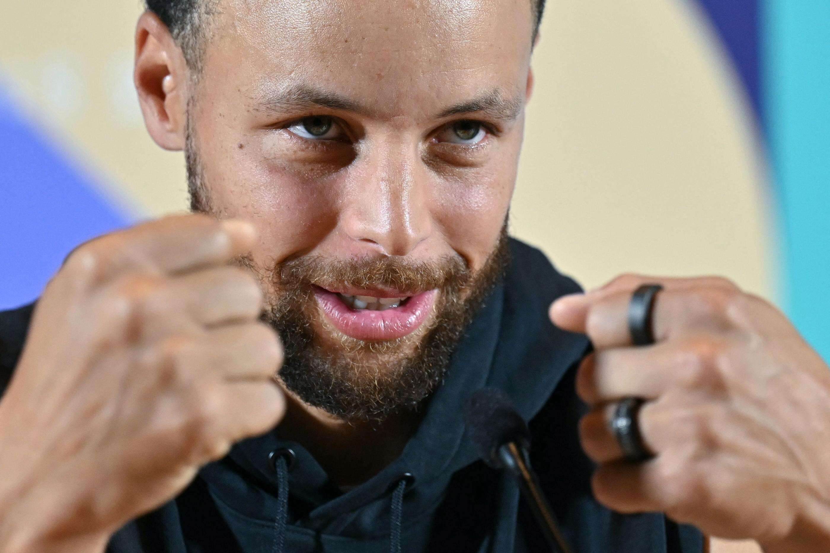 « Le Bureau ovale lui va bien ! » : la star du basket Stephen Curry apporte son soutien à Kamala Harris