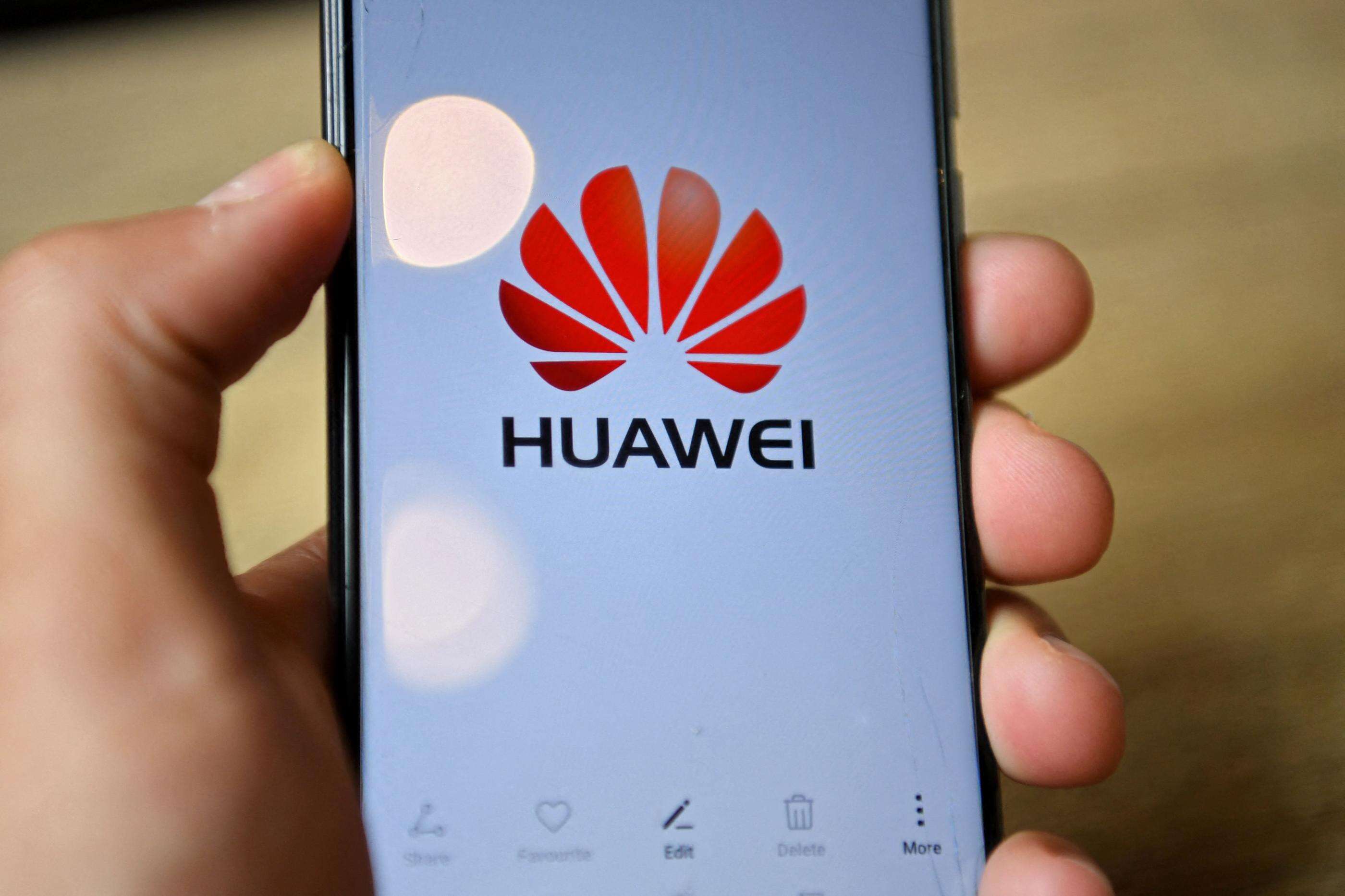 Une ancienne élue du Grand Est soupçonnée d’avoir reçu de l’argent de la part du géant chinois Huawei