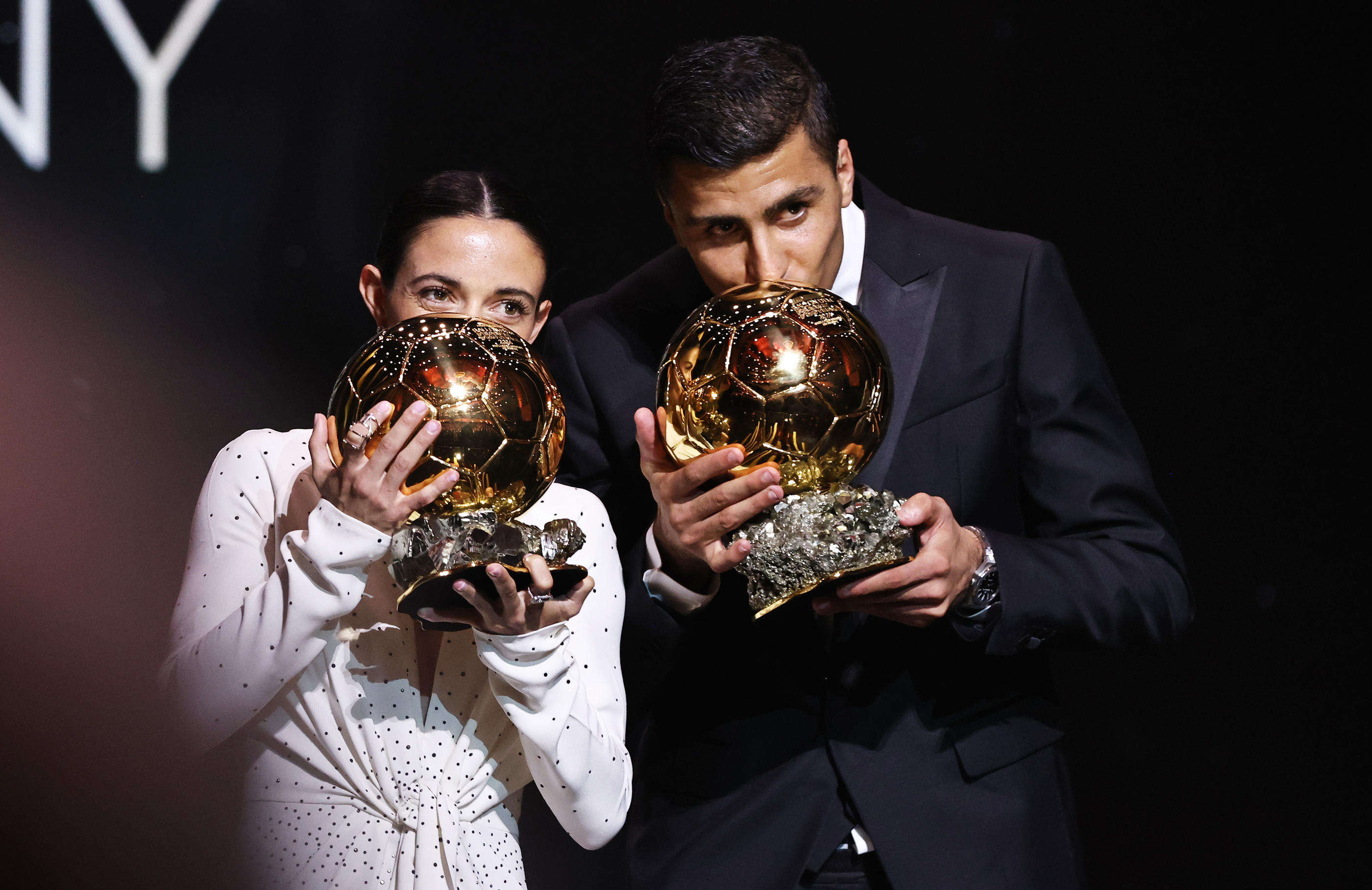 « Il était temps » : la presse espagnole salue les victoires de Bonmati et Rodri à la cérémonie du Ballon d’or