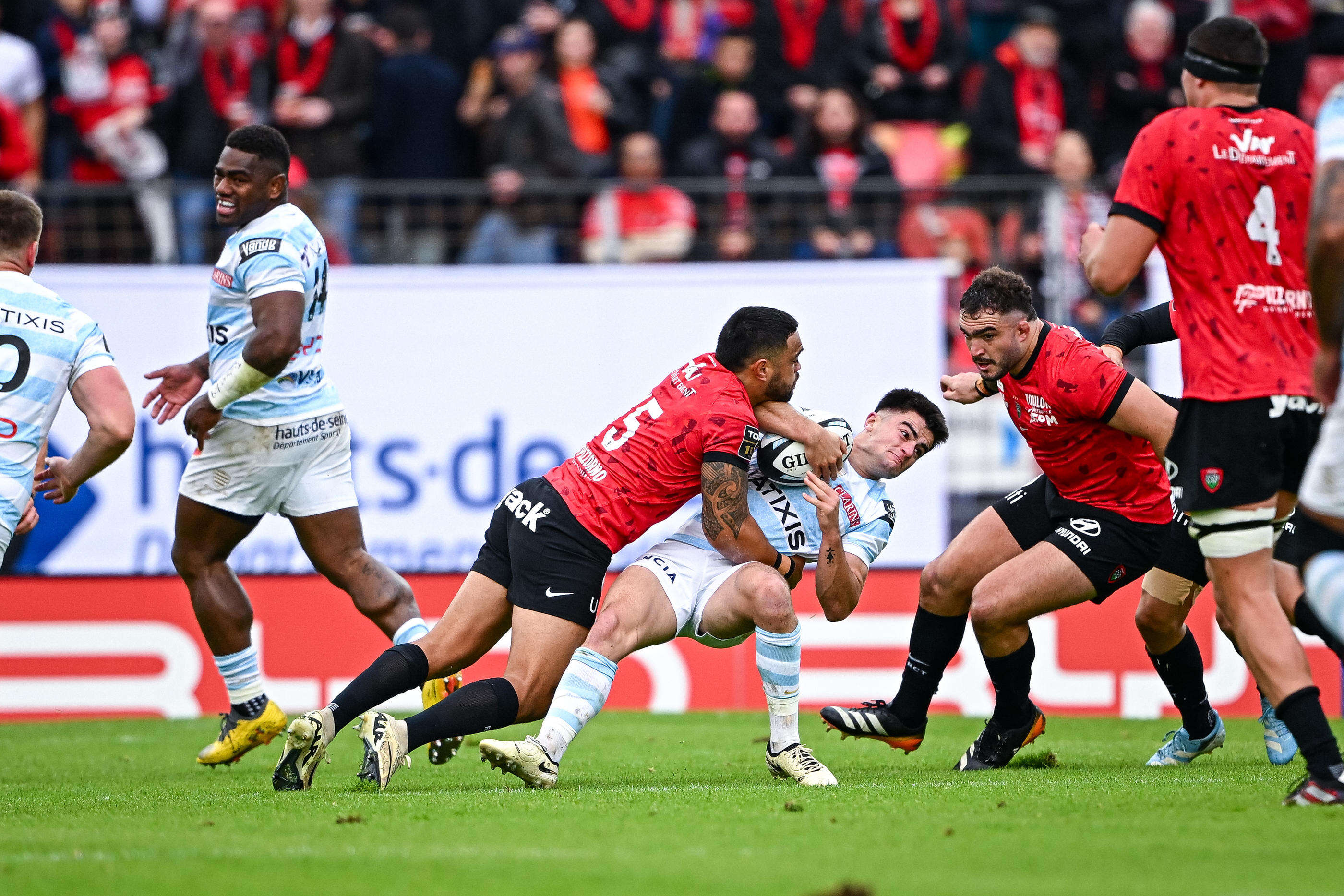 Racing 92-Toulon (22-6) : au bout de l’ennui, les Franciliens enchaînent une deuxième victoire qui fait du bien