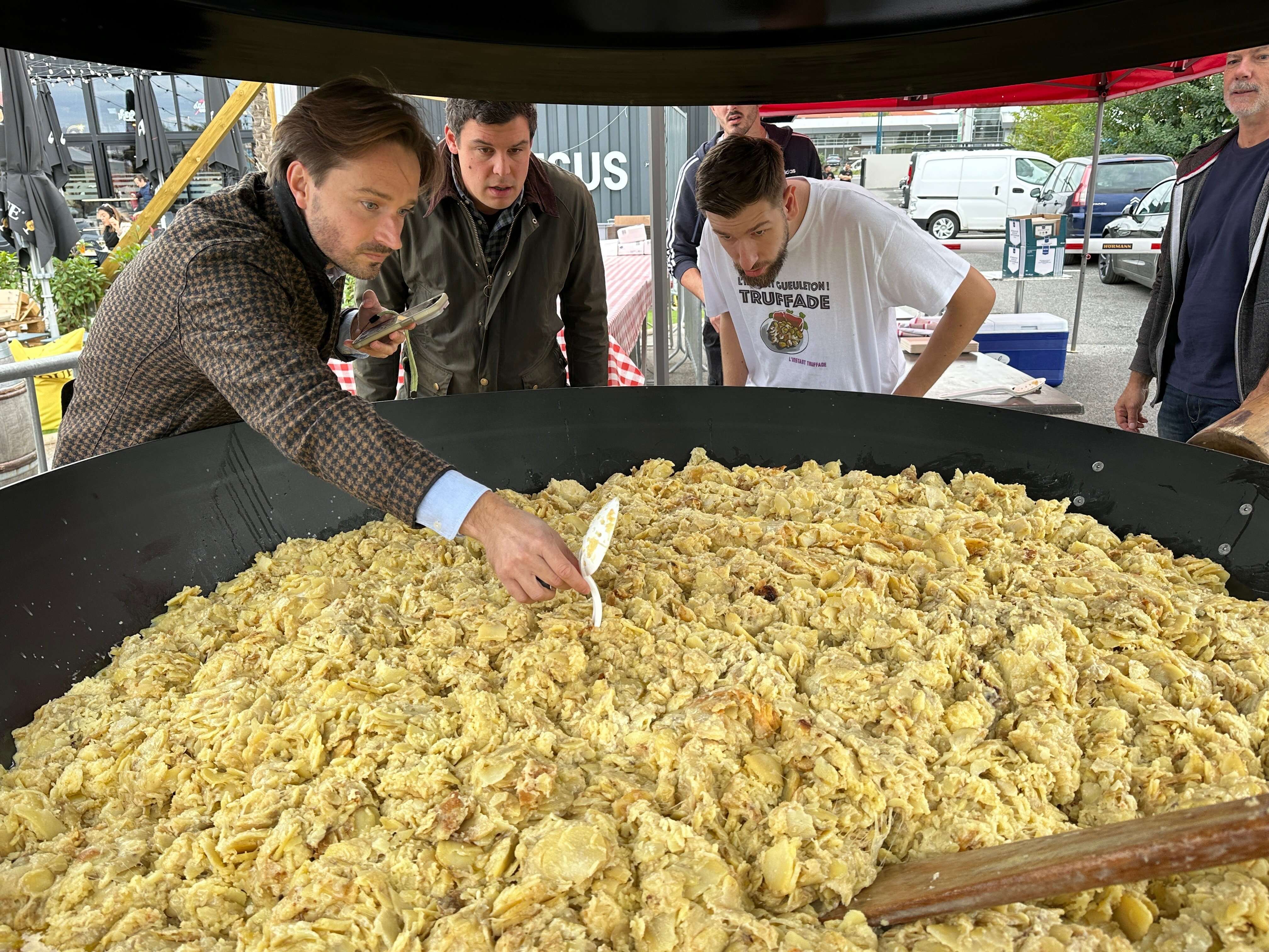 Record du monde de la plus grande truffade à Clermont-Ferrand !