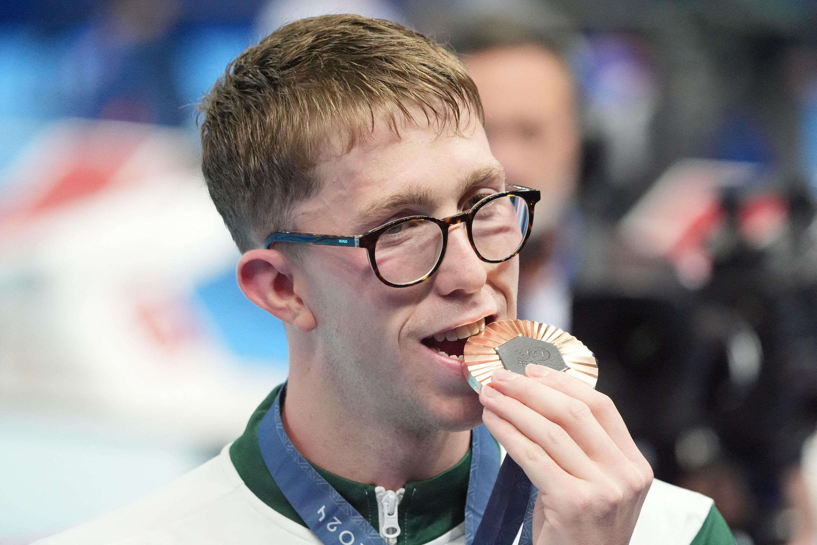 JO Paris 2024 : hospitalisé, le porte-drapeau irlandais loupe la cérémonie de clôture deux jours après sa nage dans la Seine