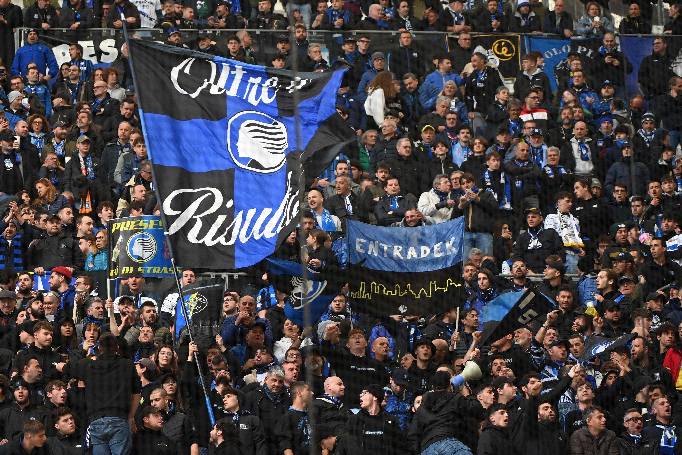 OM-Atalanta : salut fasciste et mime de singe, les supporters italiens s’illustrent tristement à Marseille