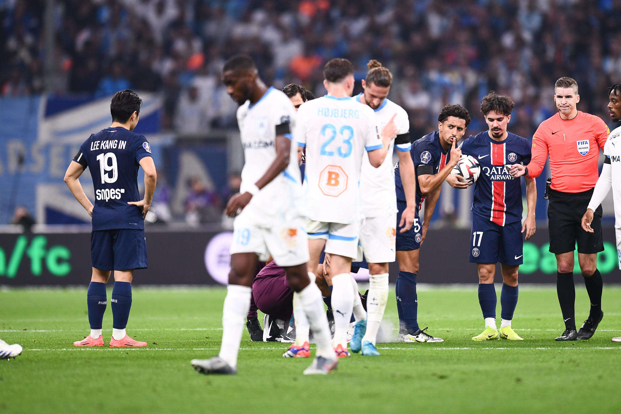 OM-PSG (0-3) : « Je vois la trace au niveau du sternum de Marquinhos »... L’arbitre justifie l’expulsion d’Harit