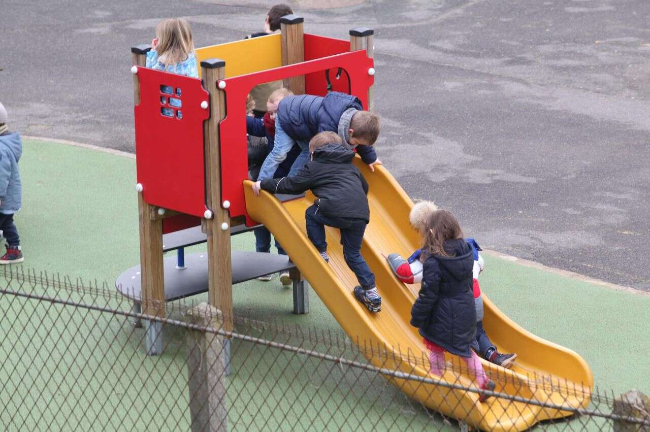 Soude caustique sur un toboggan de Toulouse : Waïl, 2 ans, devra subir une greffe de peau, un autre enfant blessé