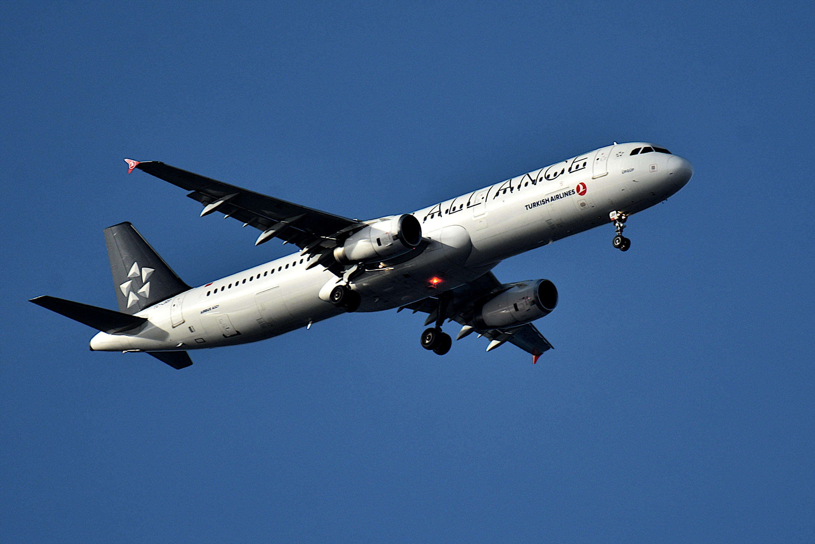 « Notre capitaine a perdu la vie » : un pilote de la compagnie Turkish Airlines meurt en plein vol