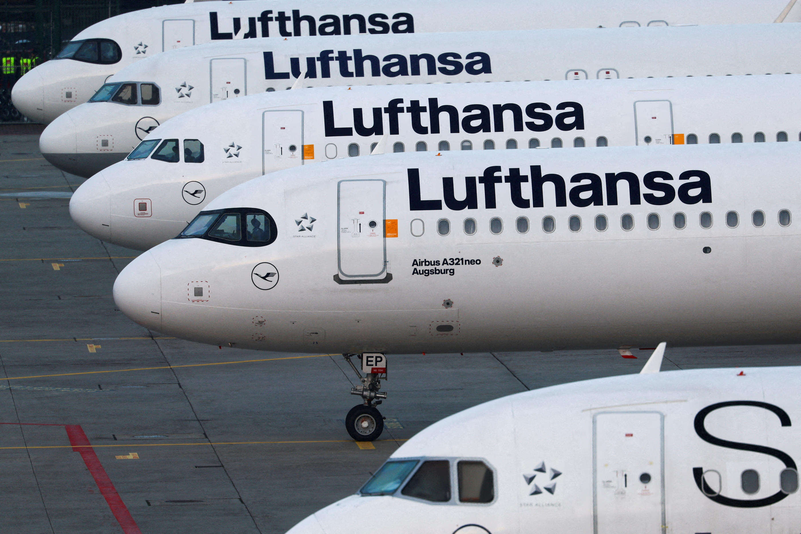 Lufthansa va augmenter ses prix de 1 à 72 euros par billet pour couvrir des suppléments environnementaux