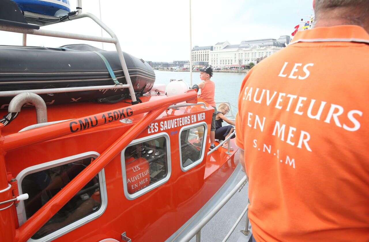 Manche : quatre personnes, dont une fillette, secourues en mer après plusieurs jours à la dérive