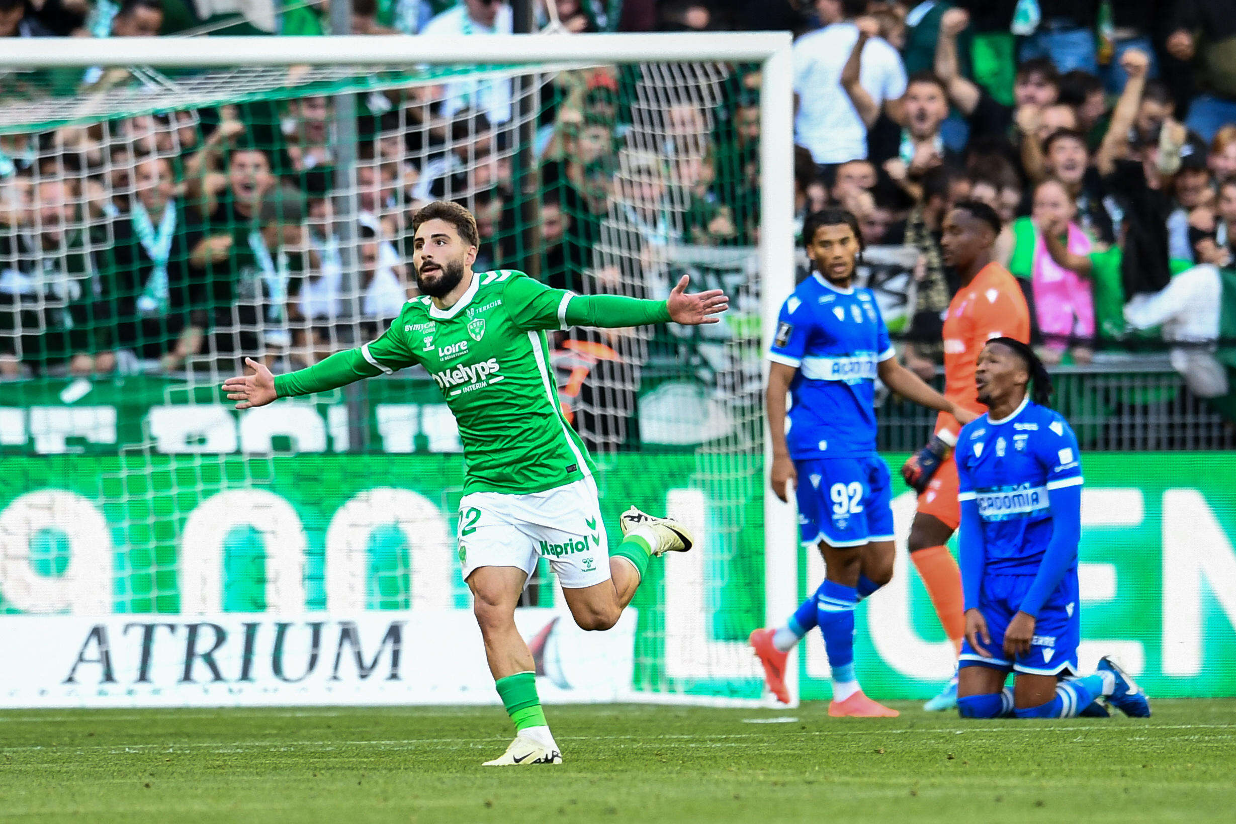 ASSE-Auxerre (3-1) : le magnifique triplé de Davitashvili remet les Verts dans le sens de la marche