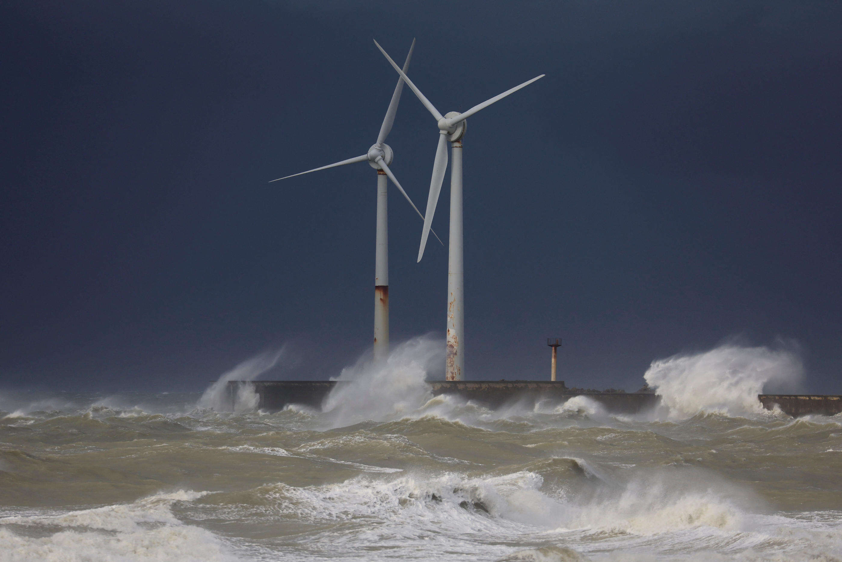 Énergies renouvelables : le gouvernement dévoile sa stratégie de déploiement de l’éolien en mer d’ici 2035 et 2050