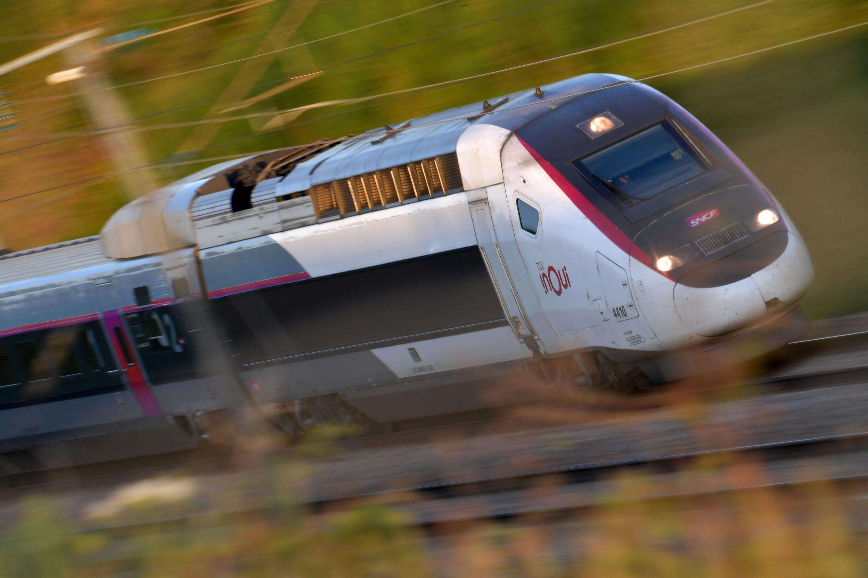 « Ça a fait boum ! » : des parlementaires européens bloqués à Strasbourg après un incident sur leur TGV