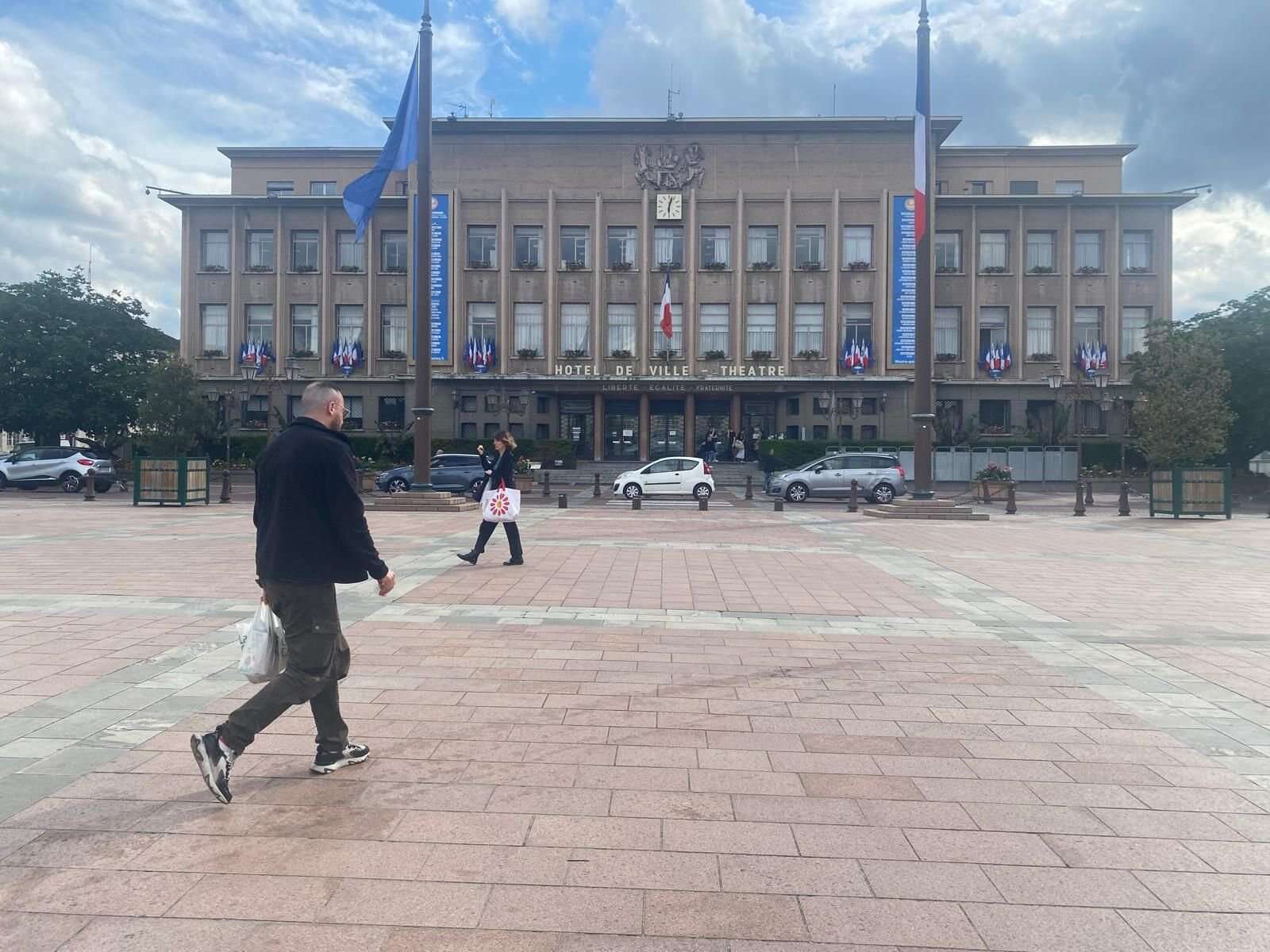 Législatives : à Poissy, la mobilisation des électeurs de gauche menace Karl Olive